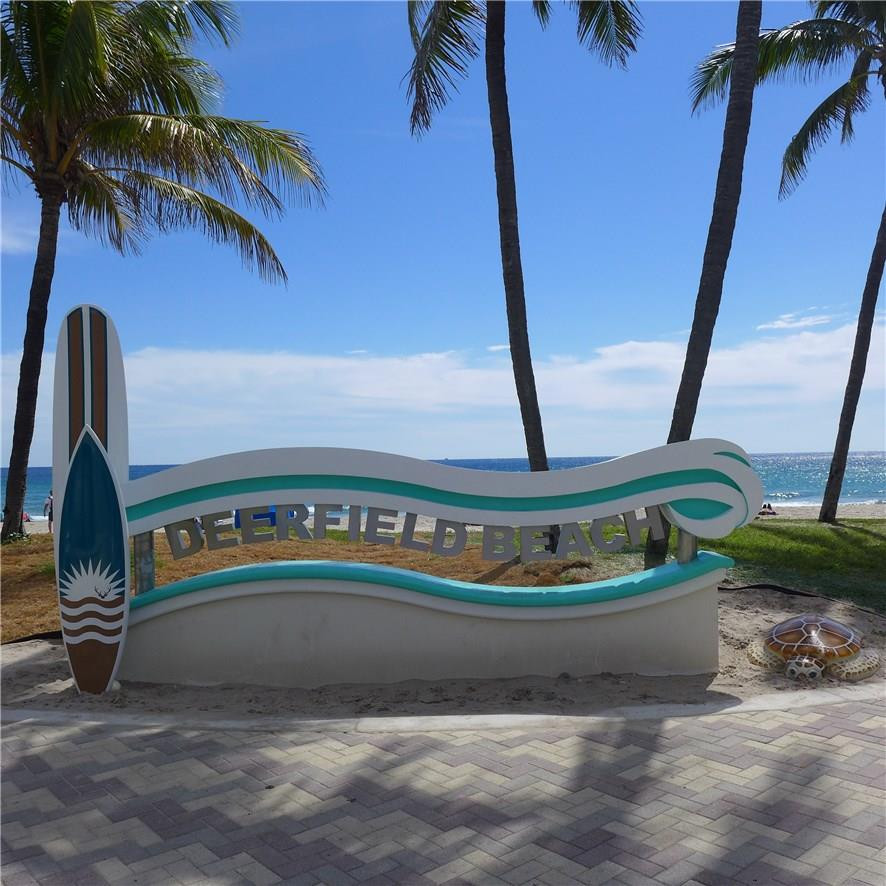 BEACH HOUSE CONDO - Residential