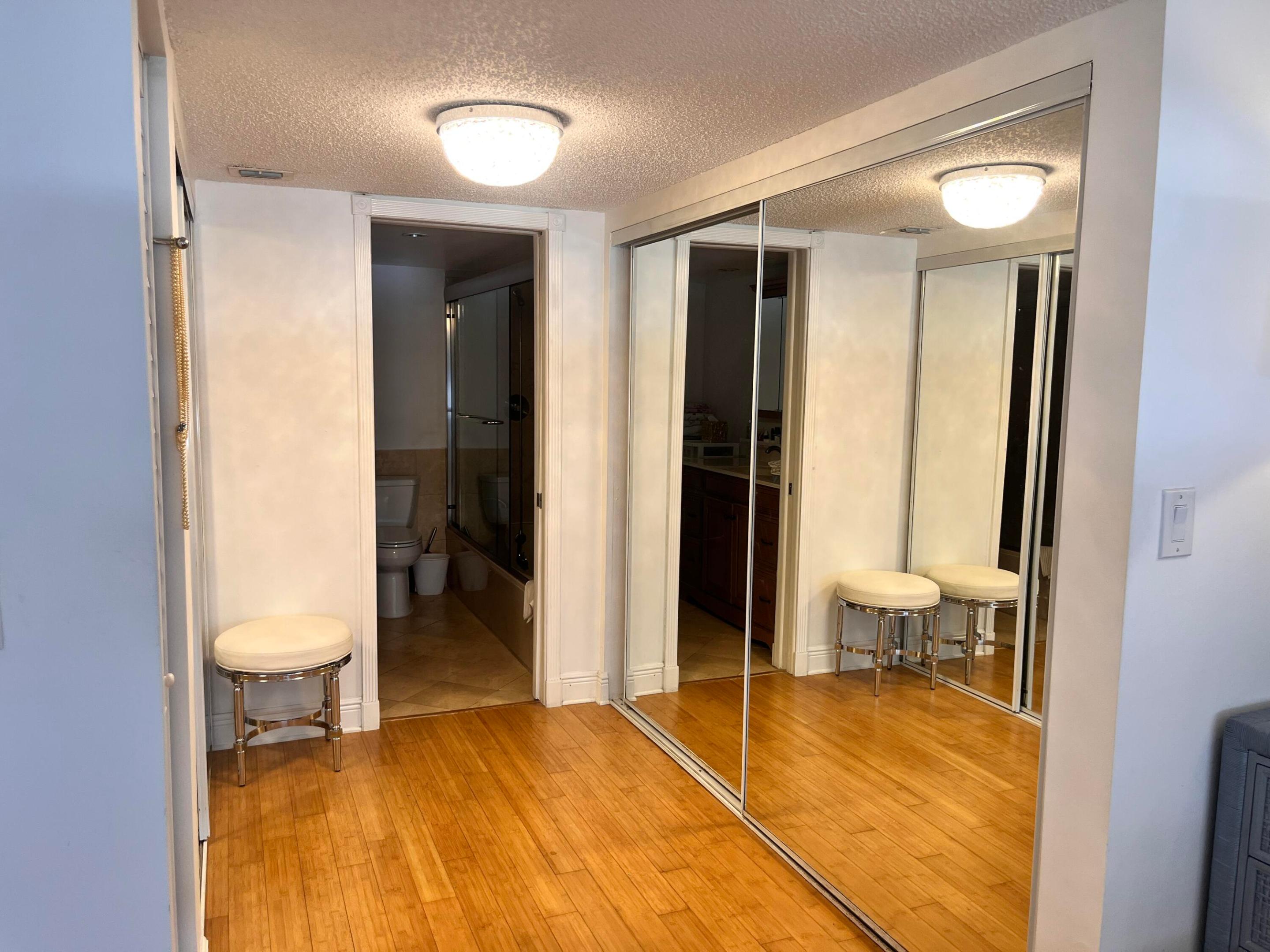 BEACH HOUSE CONDO - Residential