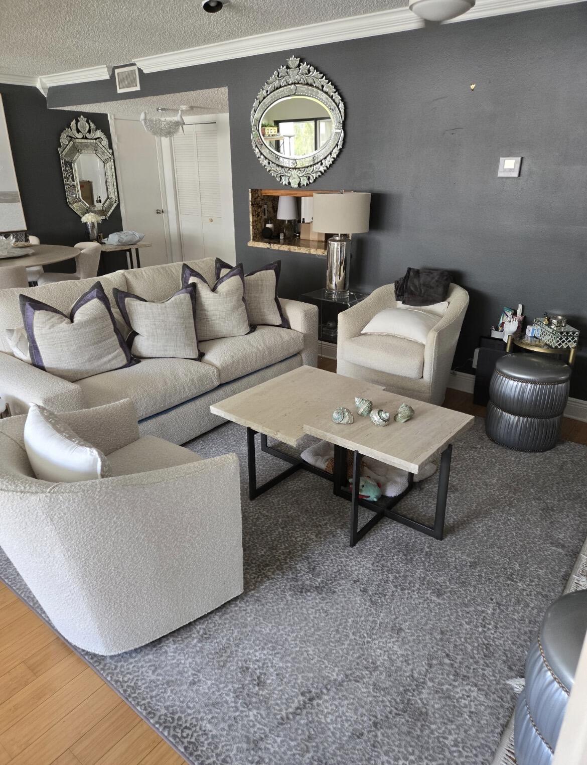 BEACH HOUSE CONDO - Residential