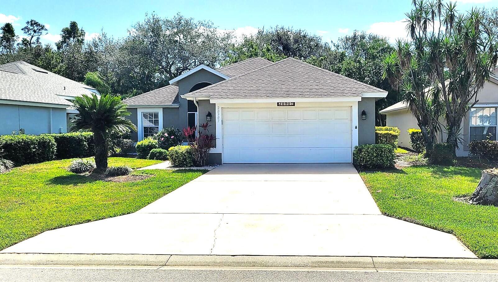 VILLAGES AT COUNTRY CREEK - Residential Lease