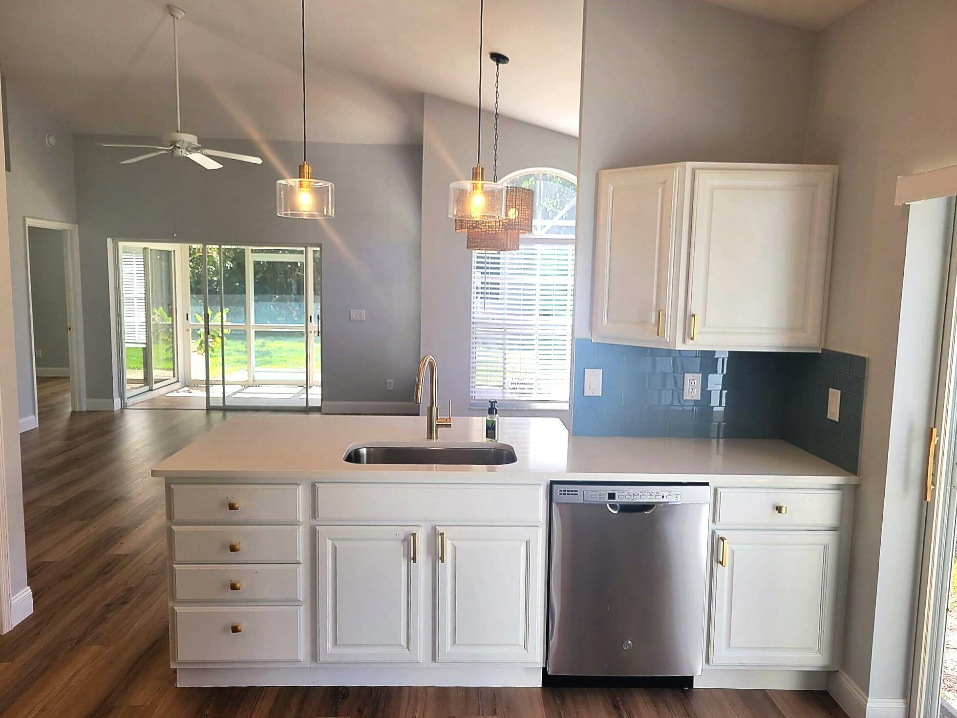 VILLAGES AT COUNTRY CREEK - Residential Lease