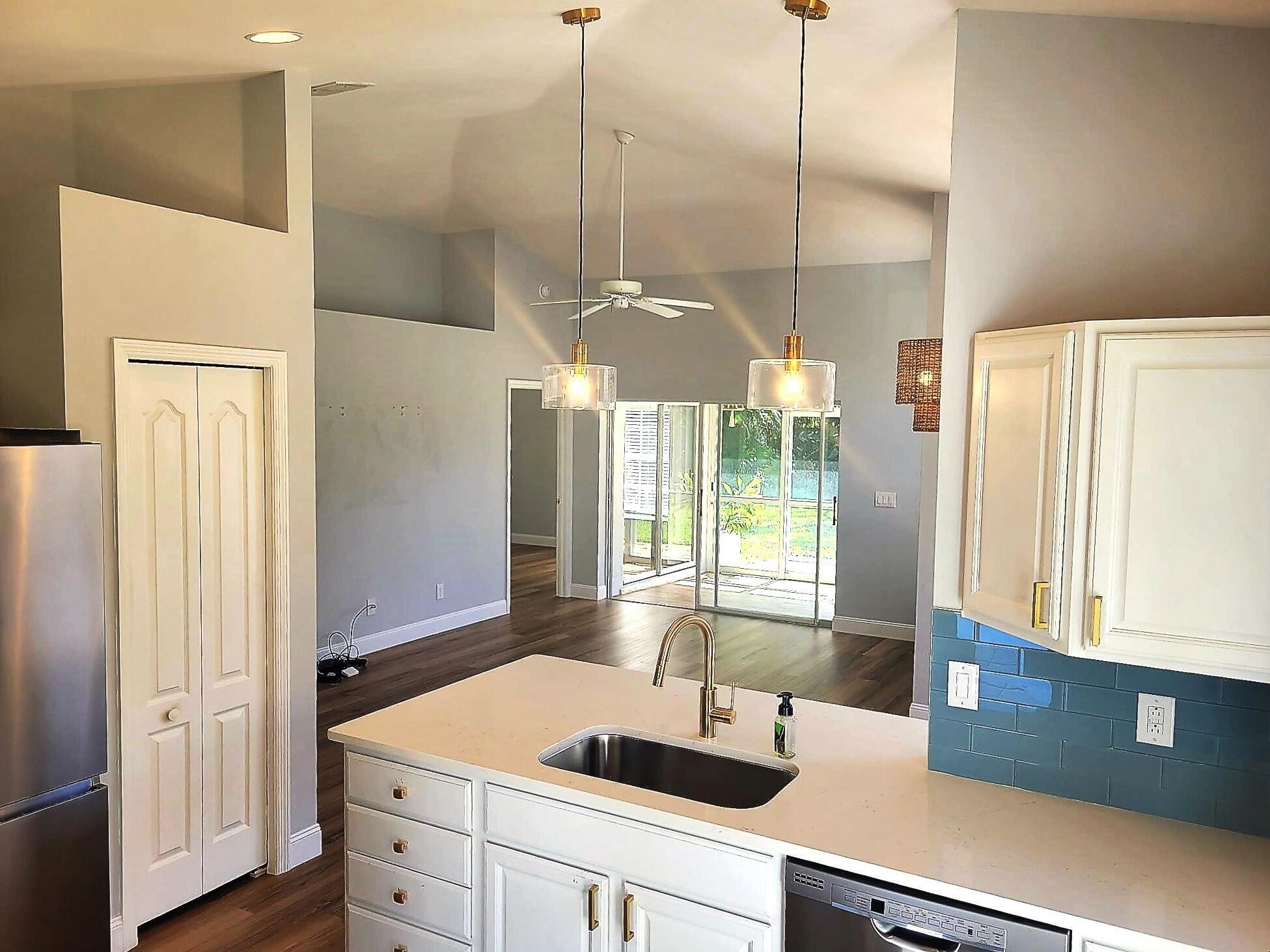 VILLAGES AT COUNTRY CREEK - Residential Lease