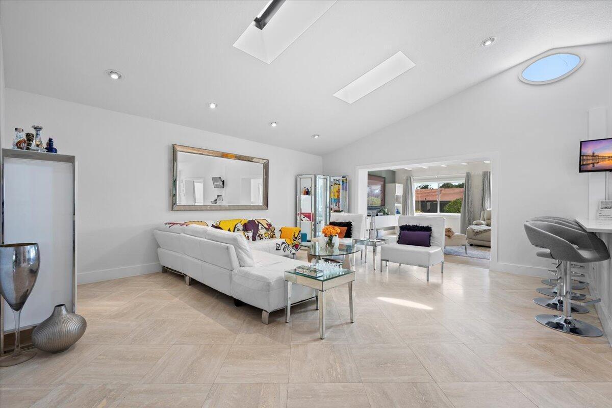 VILLAS OF MONTEREY AT INDIAN SPRING - Residential