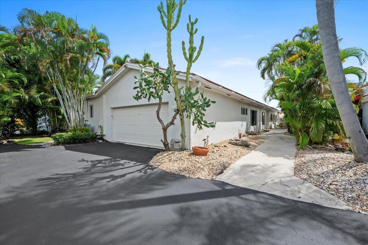 VILLAS OF MONTEREY AT INDIAN SPRING - Residential