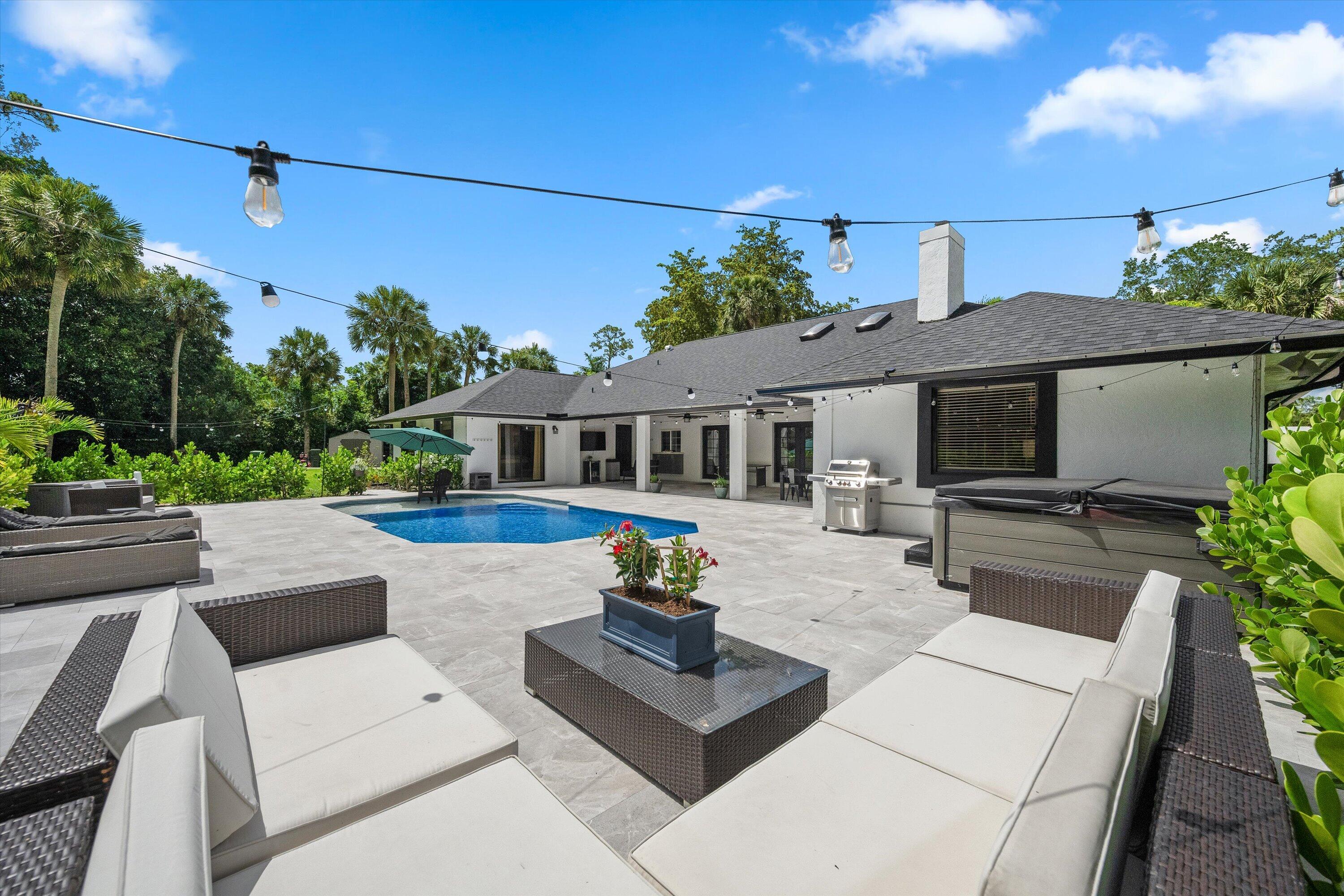 PINEWOOD OF WELLINGTON - Residential