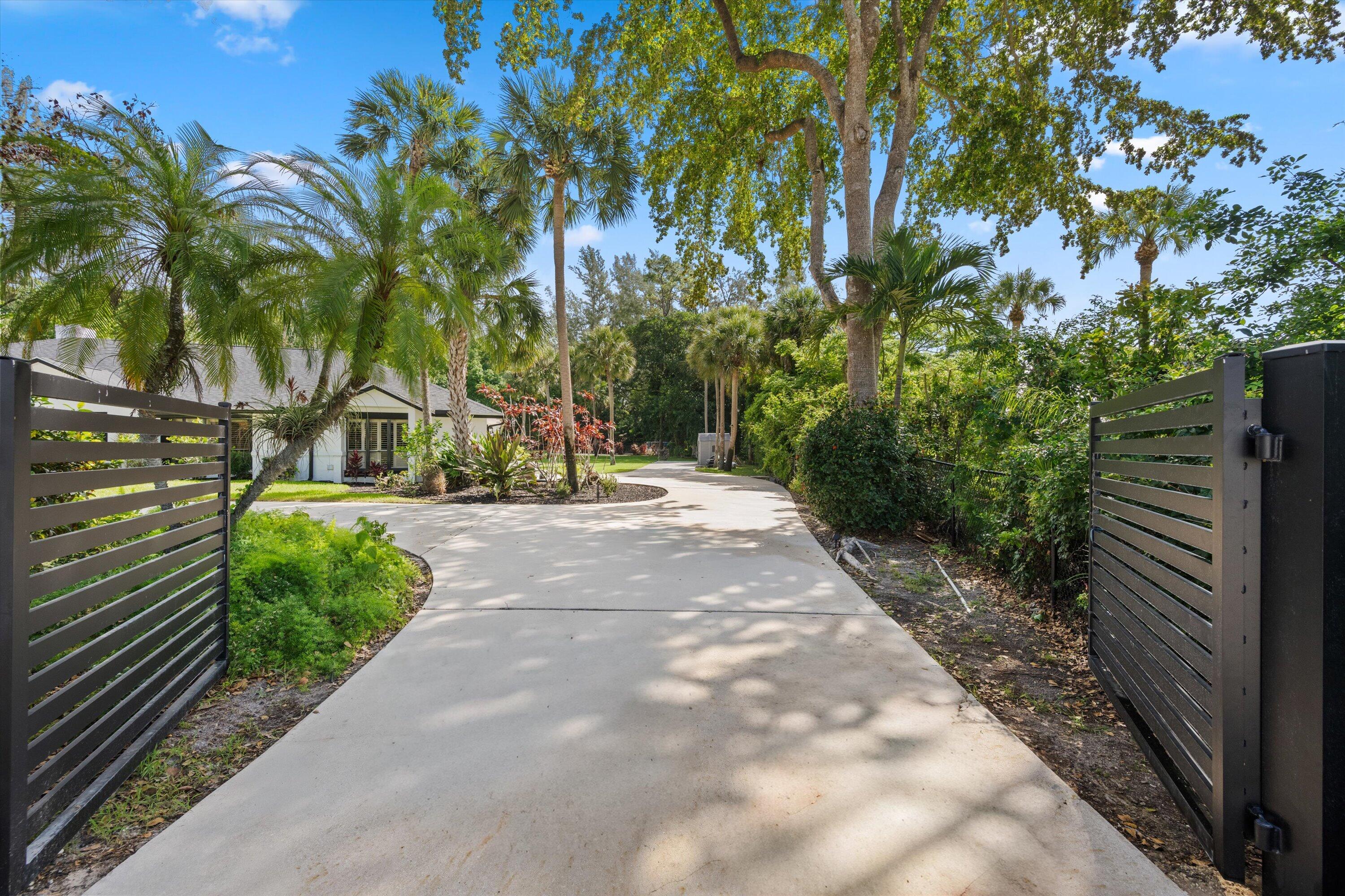 PINEWOOD OF WELLINGTON - Residential