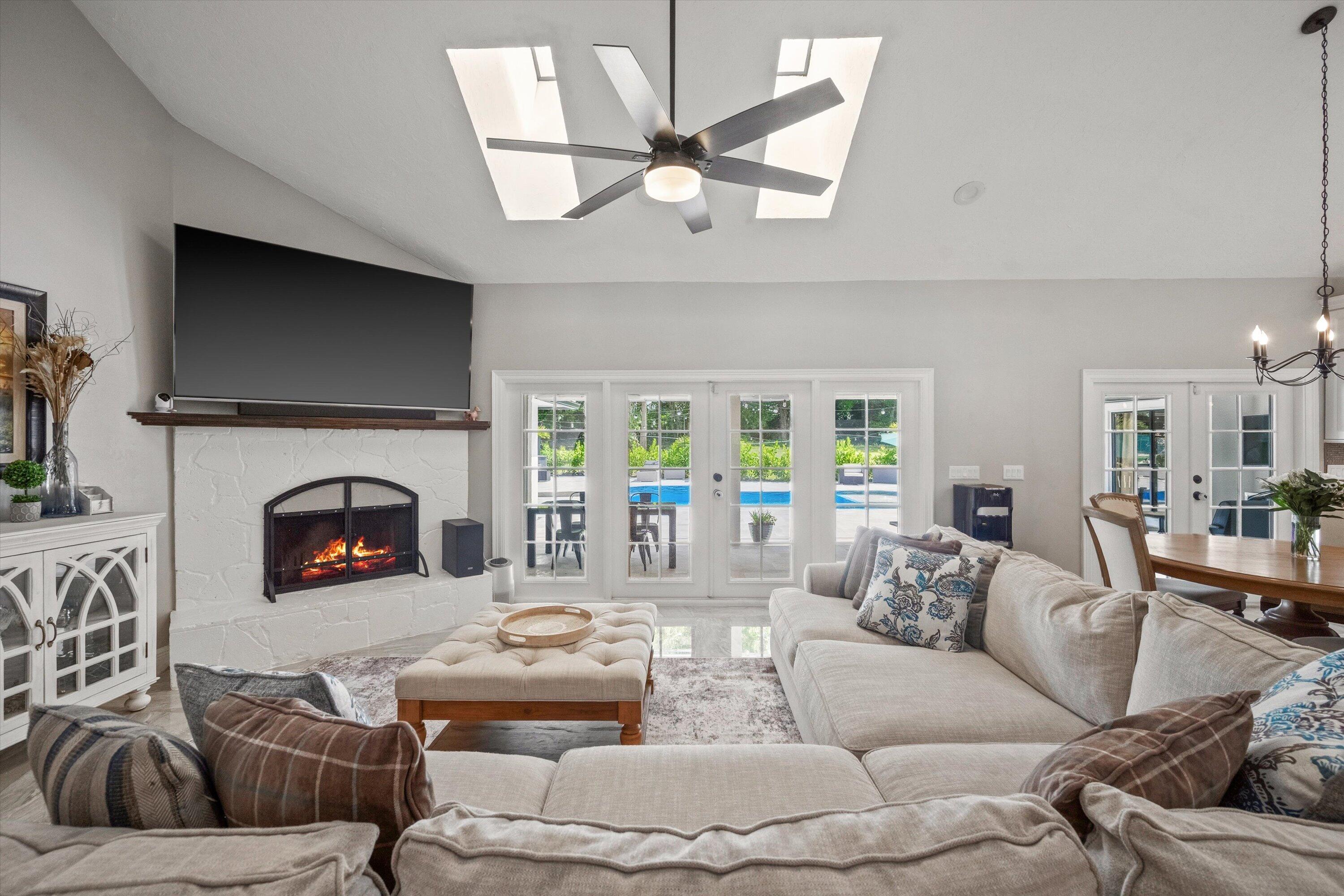 PINEWOOD OF WELLINGTON - Residential