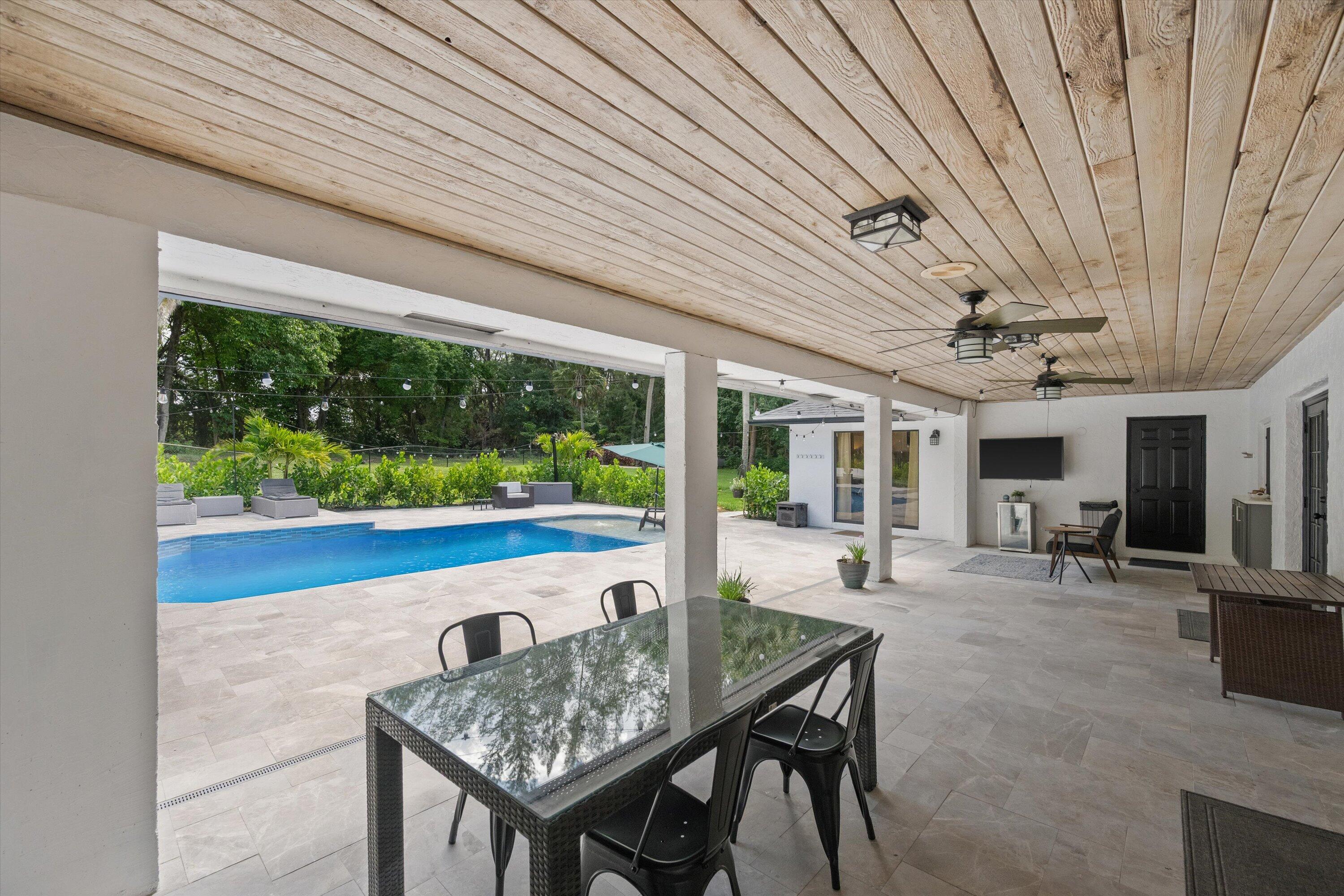 PINEWOOD OF WELLINGTON - Residential