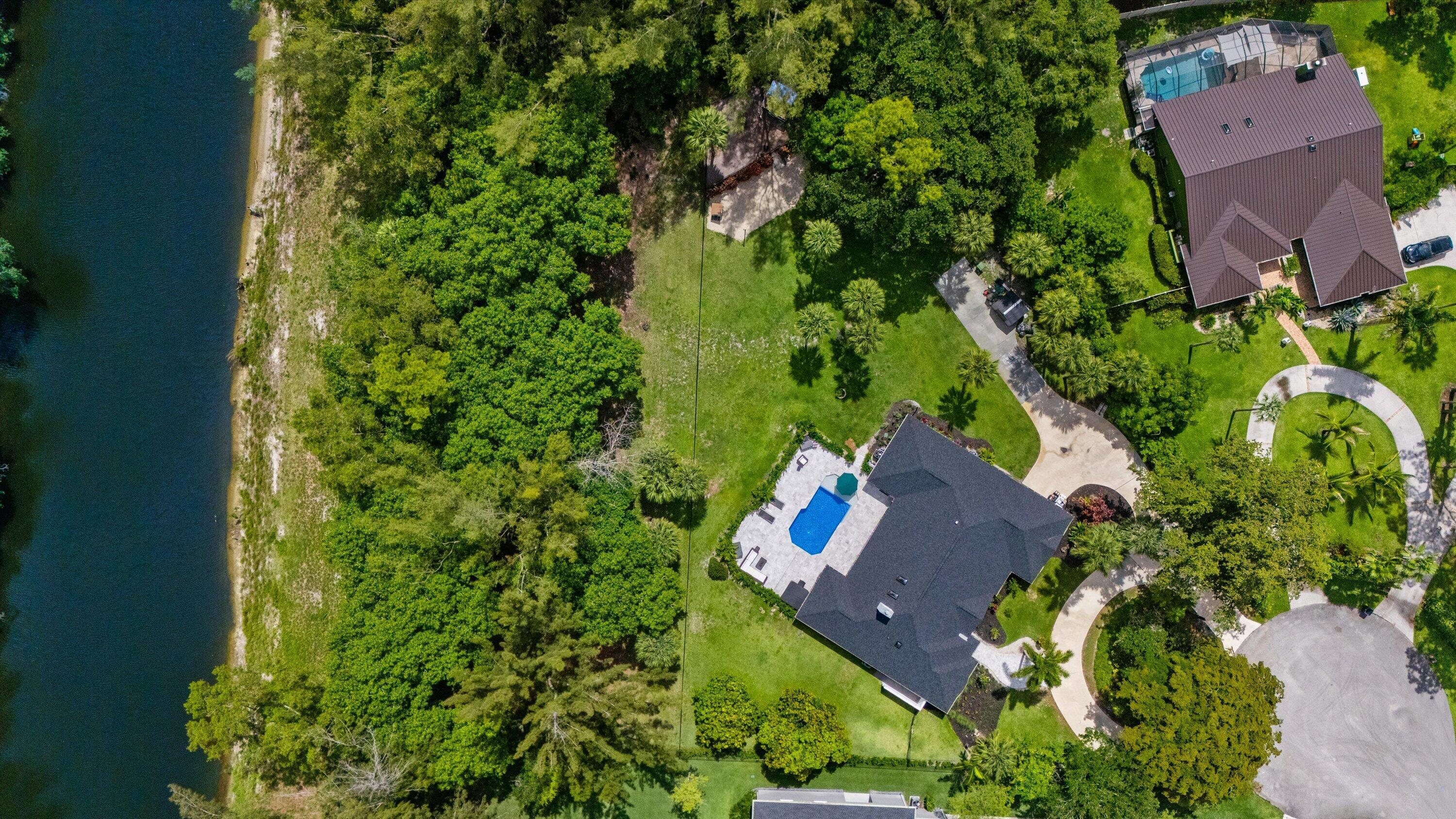 PINEWOOD OF WELLINGTON - Residential