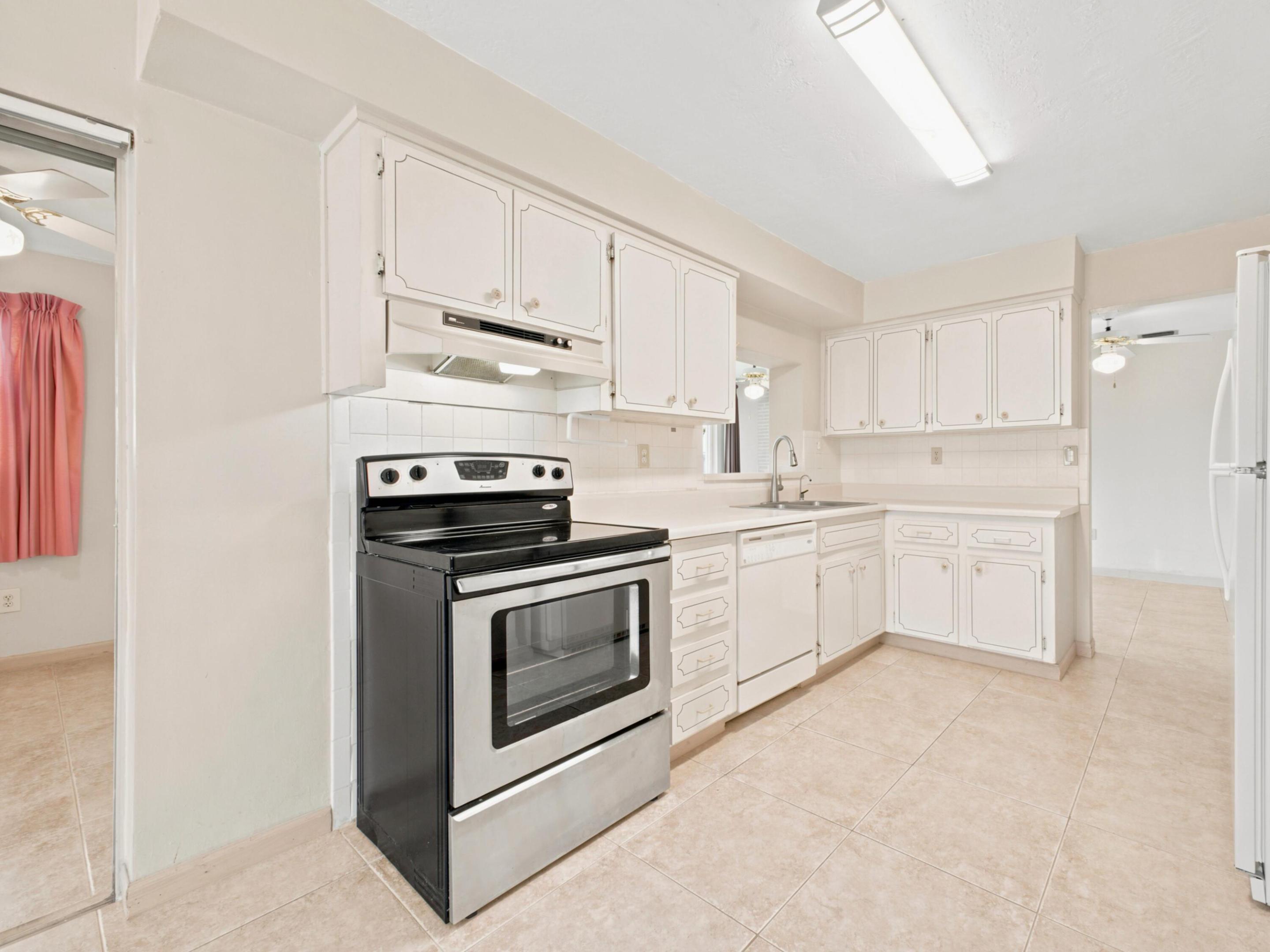 SUNRISE GOLF VILLAGE SEC 19 - Residential