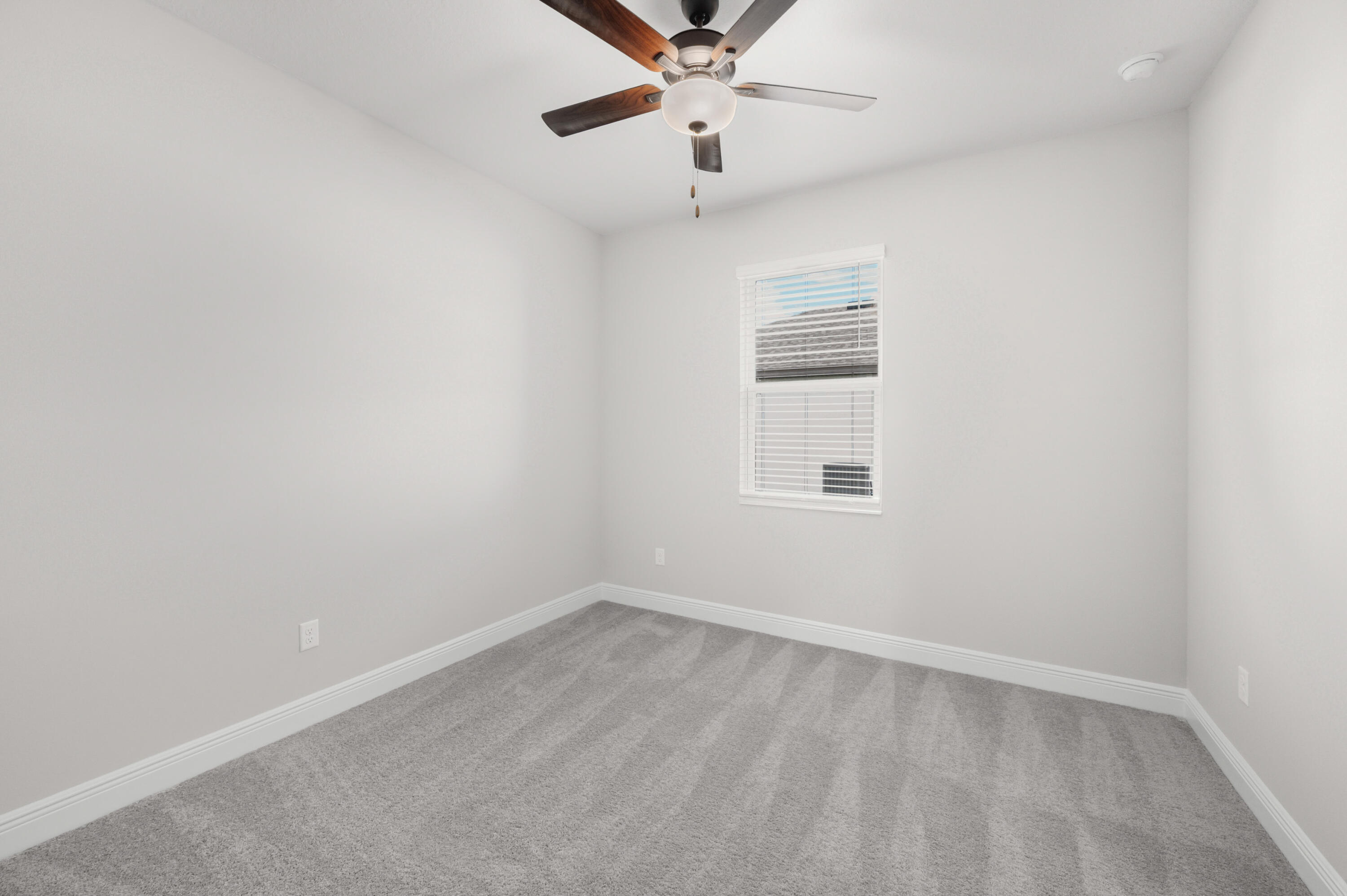VERO LAKE ESTATES UNIT R - Residential