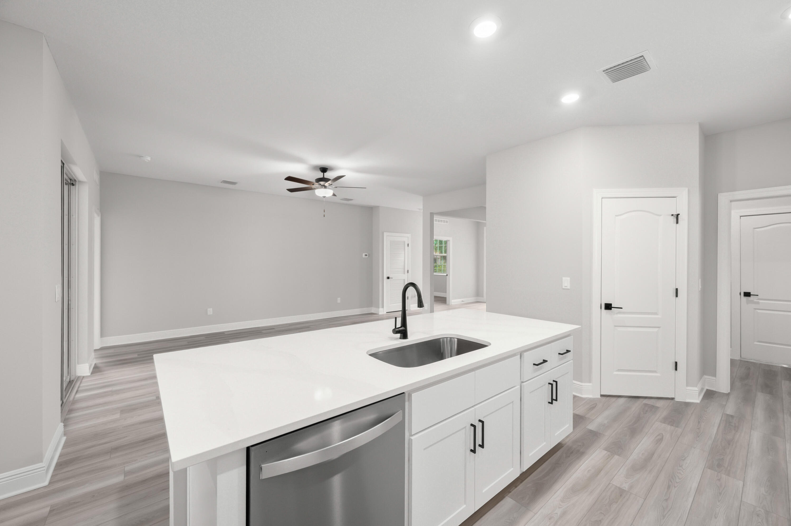 VERO LAKE ESTATES UNIT R - Residential