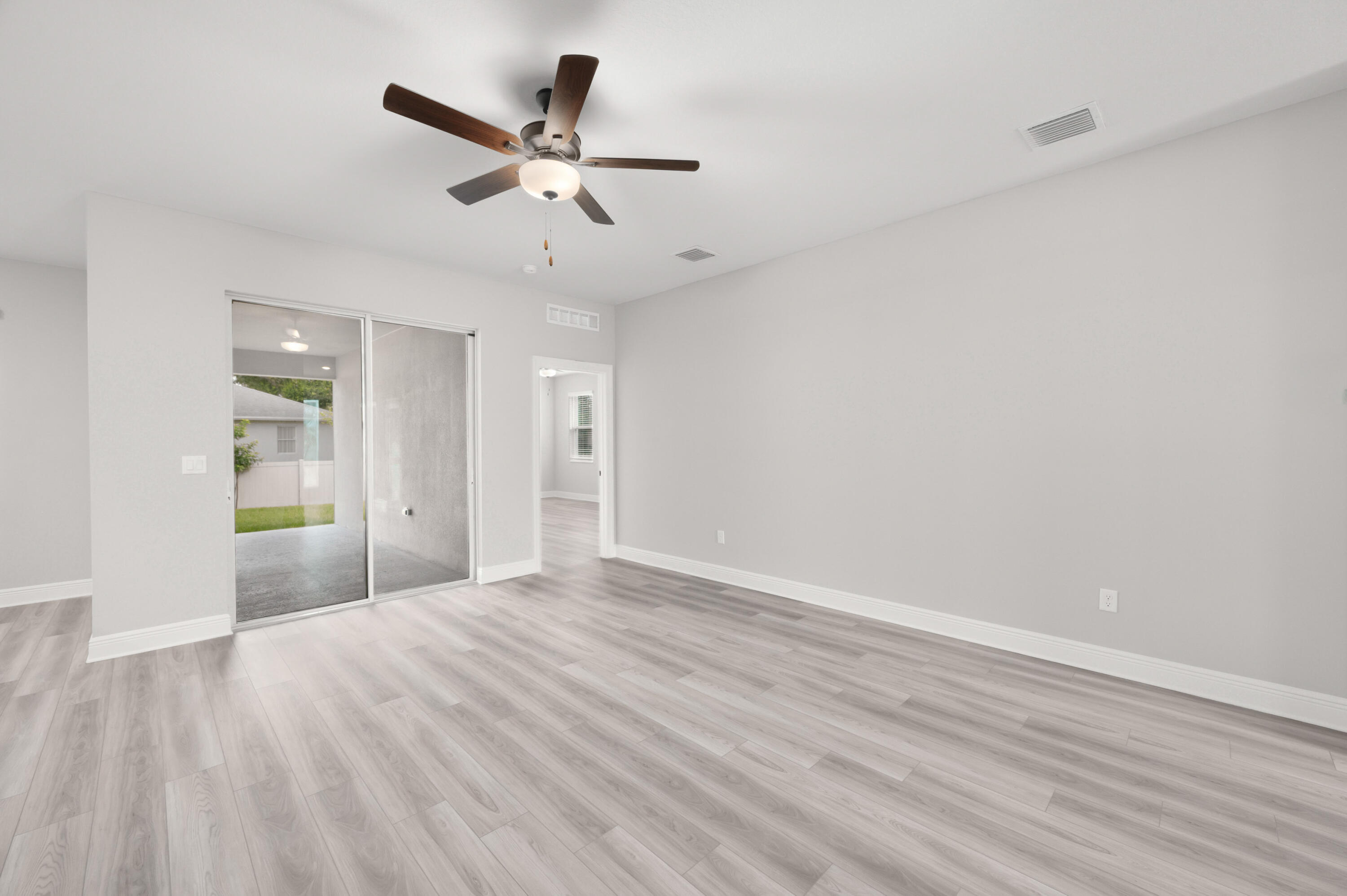 VERO LAKE ESTATES UNIT R - Residential