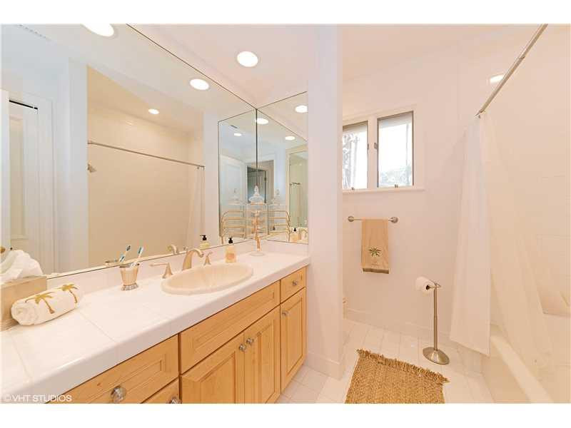 LAS OLAS ISLES - Residential