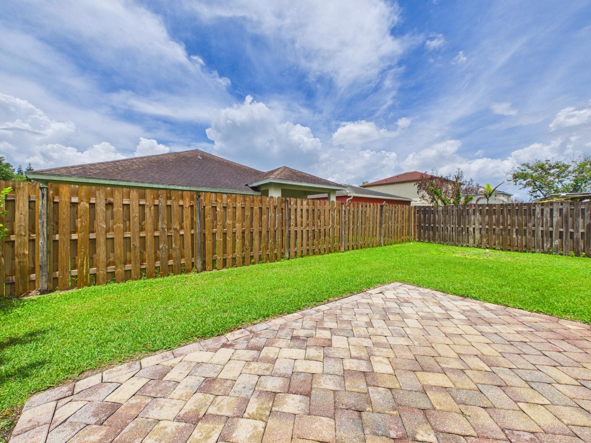 PALM BREEZES CLUB - Residential