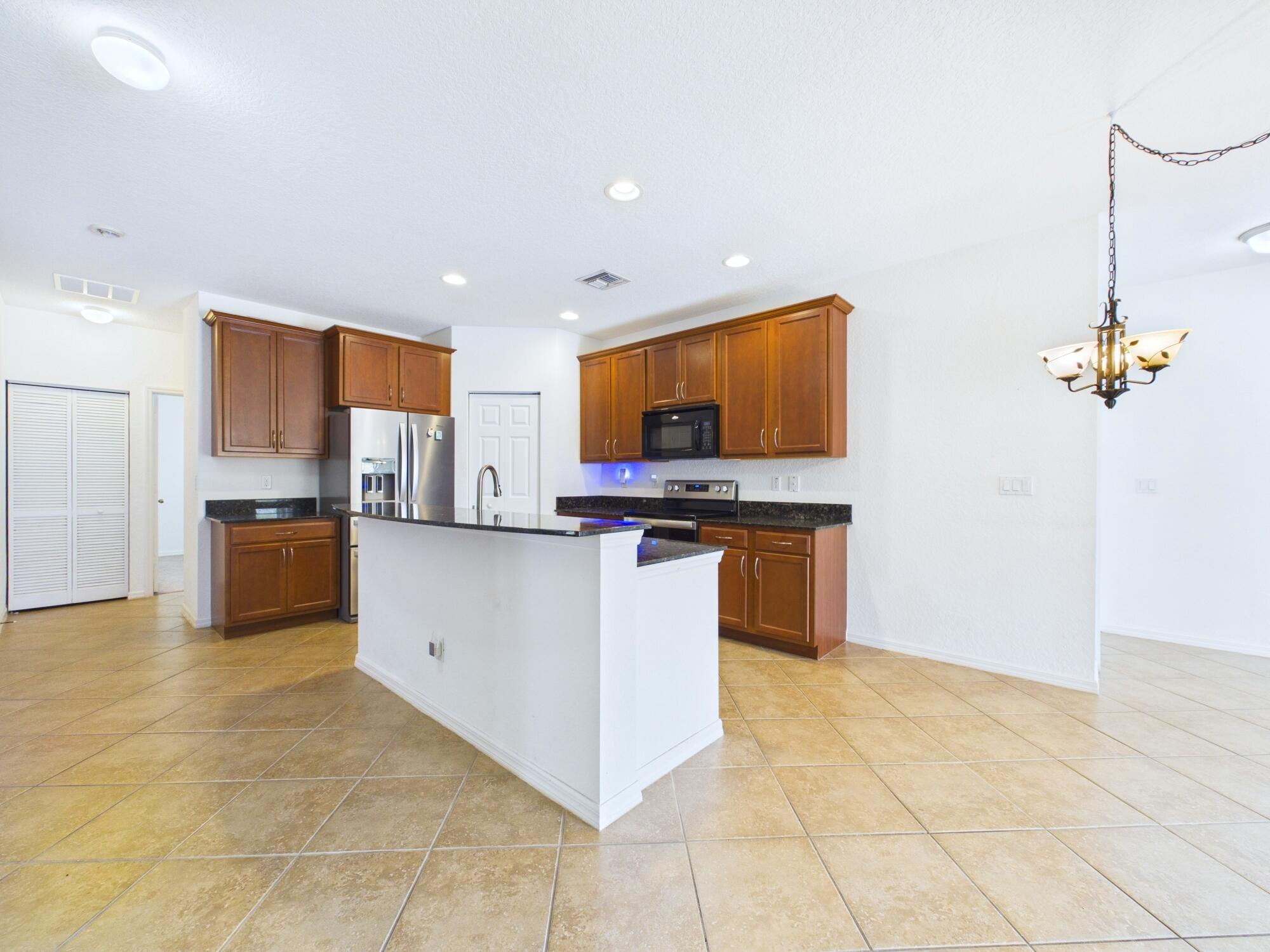 PALM BREEZES CLUB - Residential