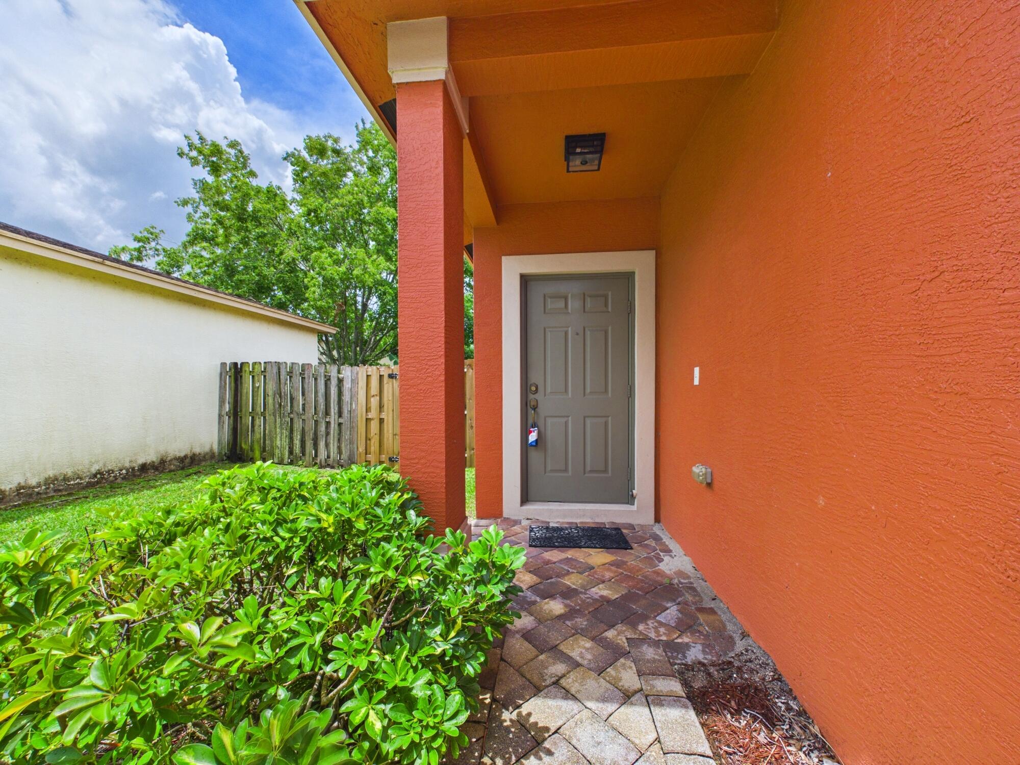 PALM BREEZES CLUB - Residential