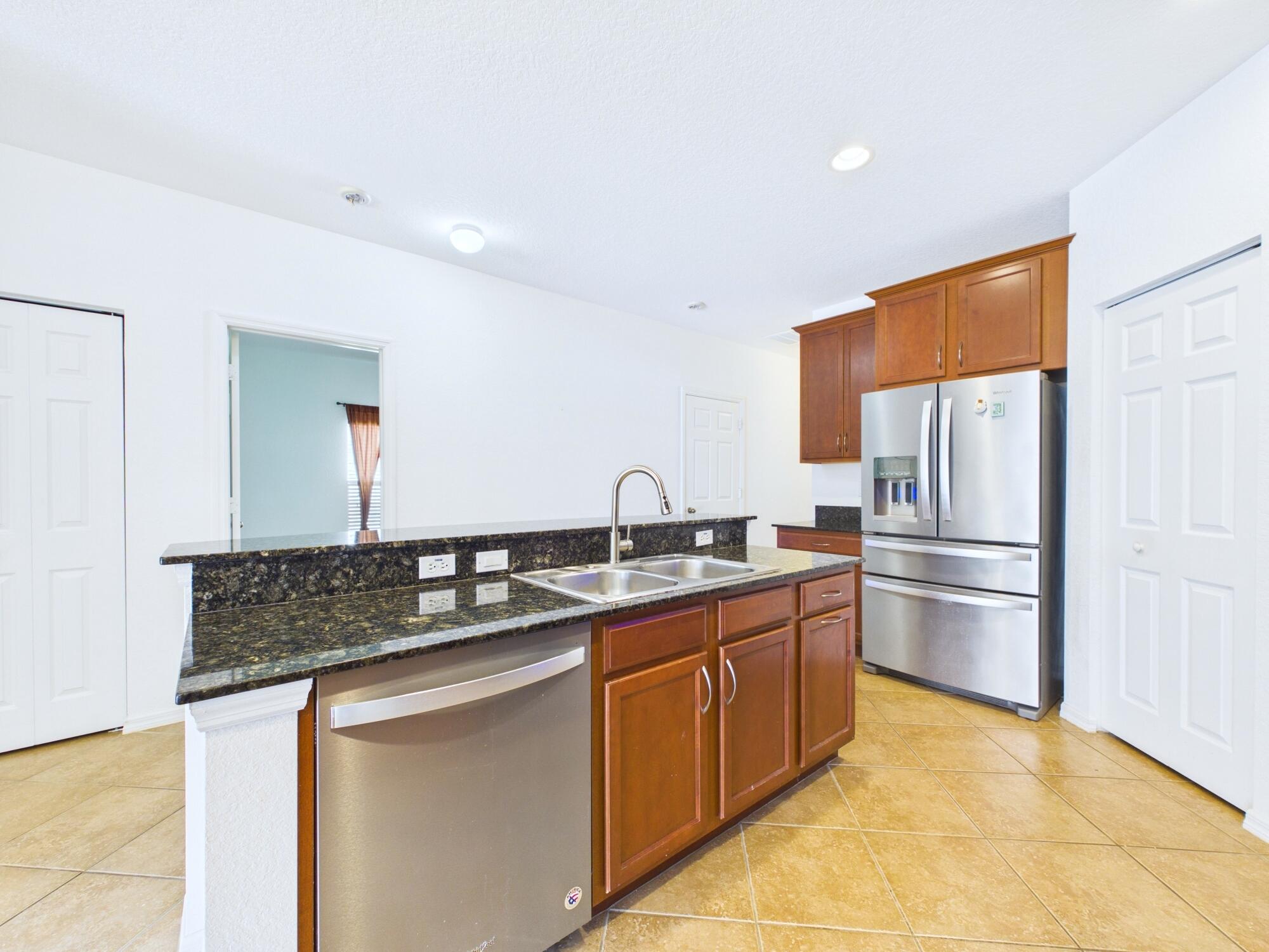PALM BREEZES CLUB - Residential