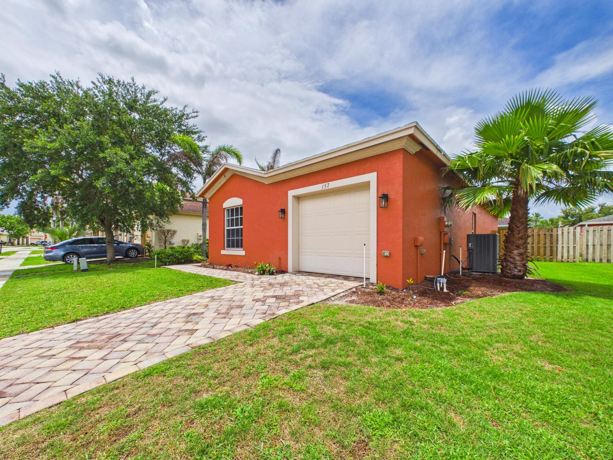 PALM BREEZES CLUB - Residential