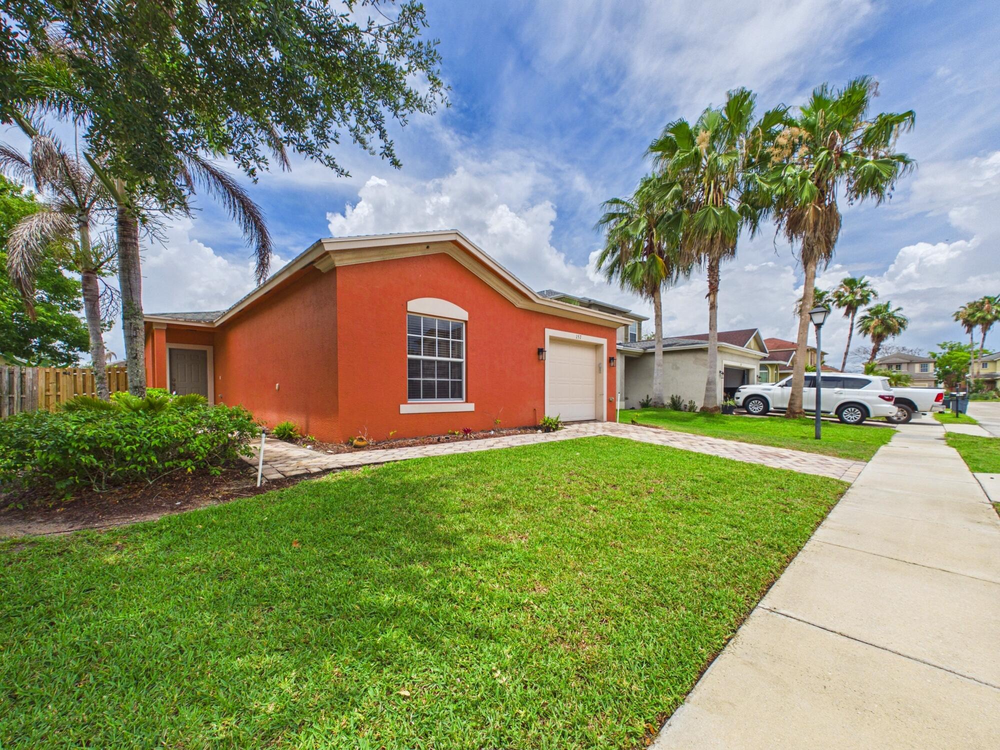 PALM BREEZES CLUB - Residential