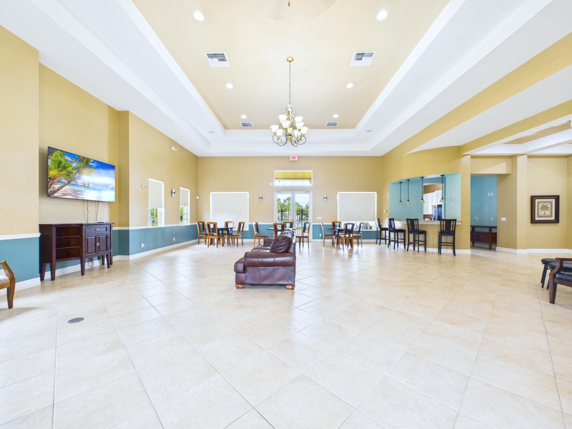 PALM BREEZES CLUB - Residential