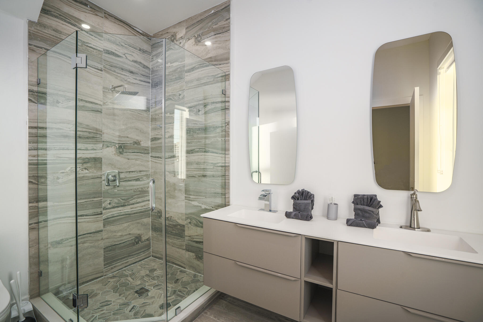 POMPANO BY THE SEA - Residential Lease