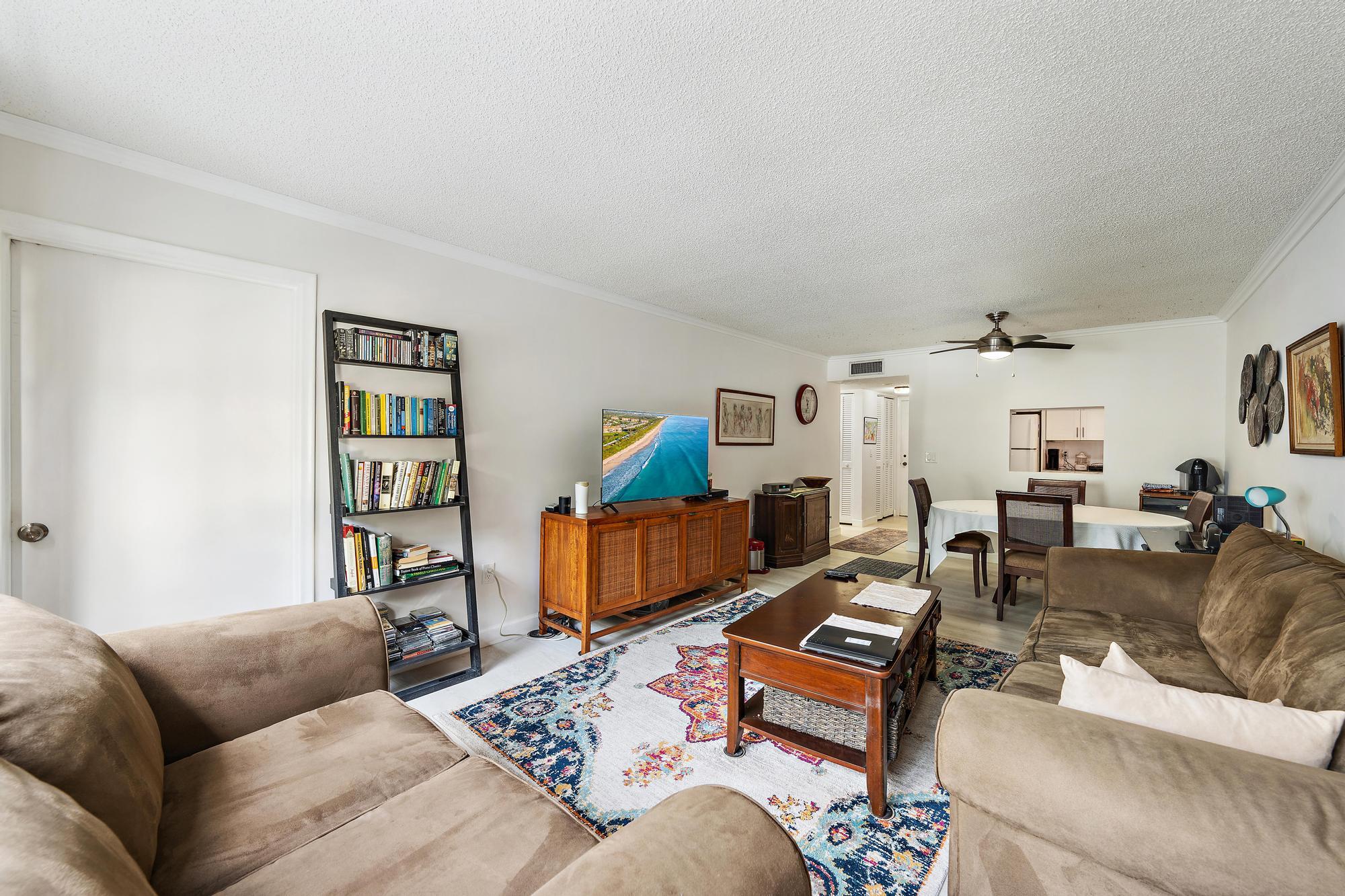 PALM LAKE 1 CONDO - Residential