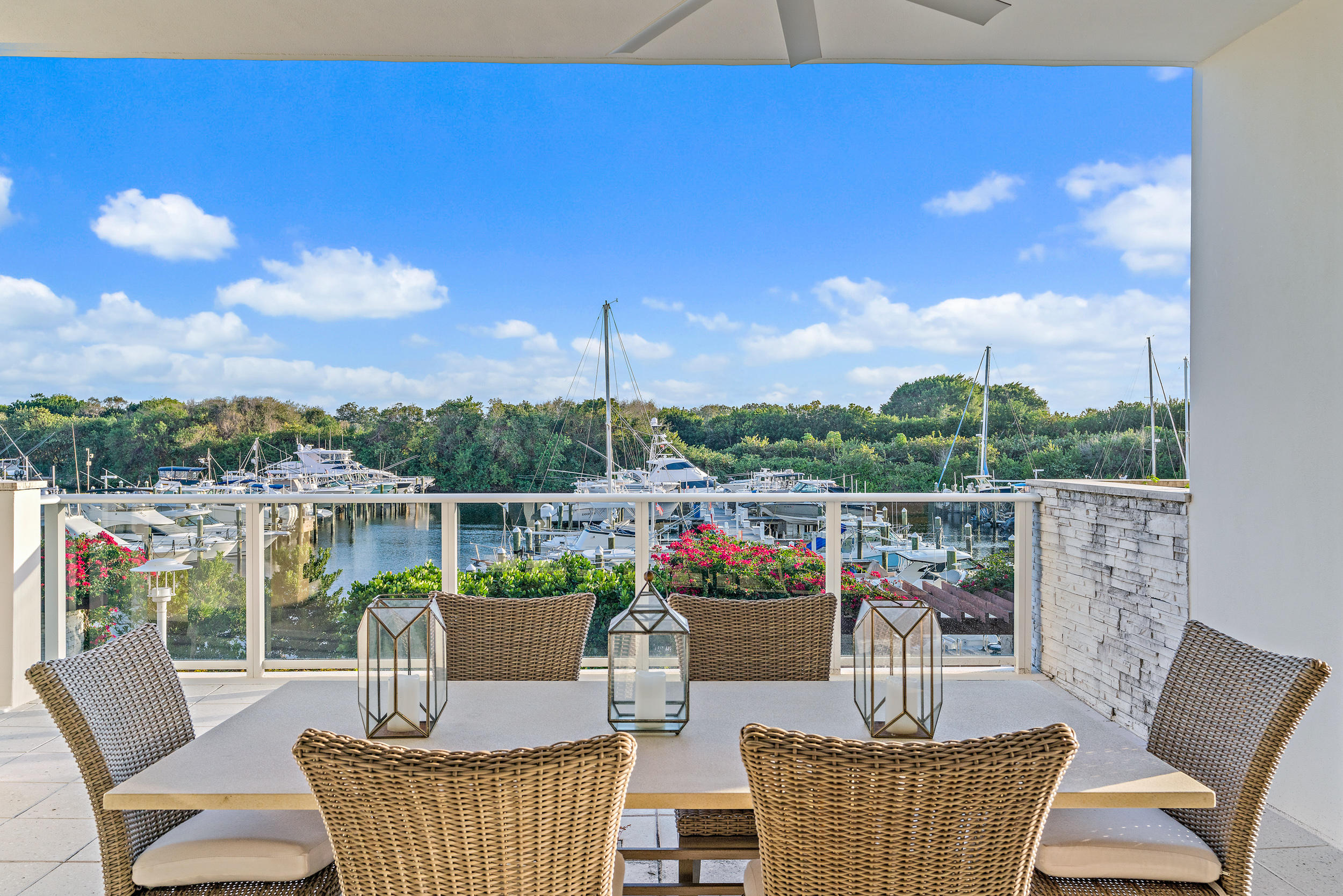 AZURE CONDO - Residential