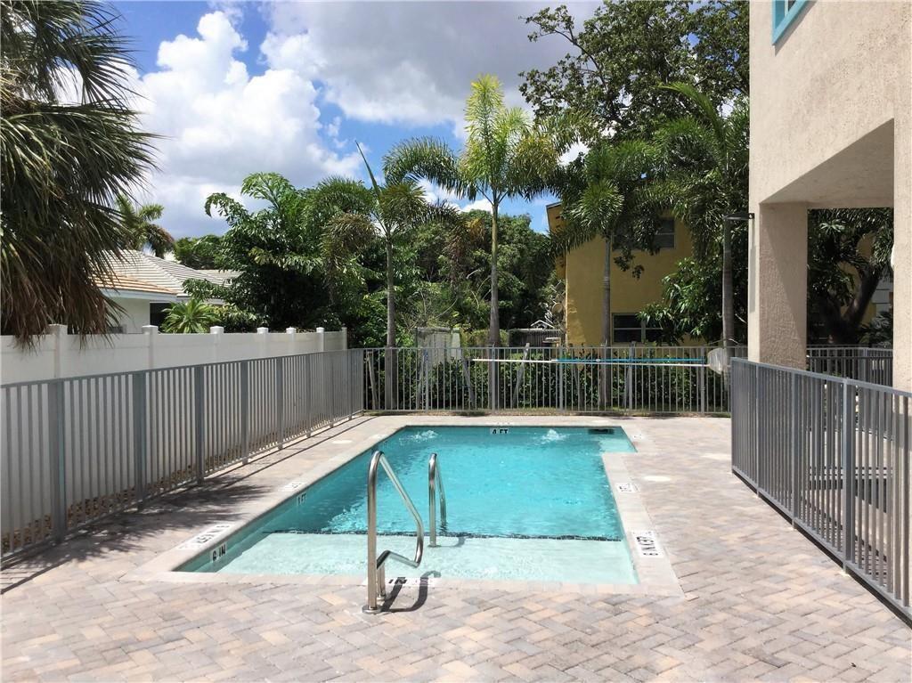 GRANDEUR AT OAKLAND PARK - Residential Lease
