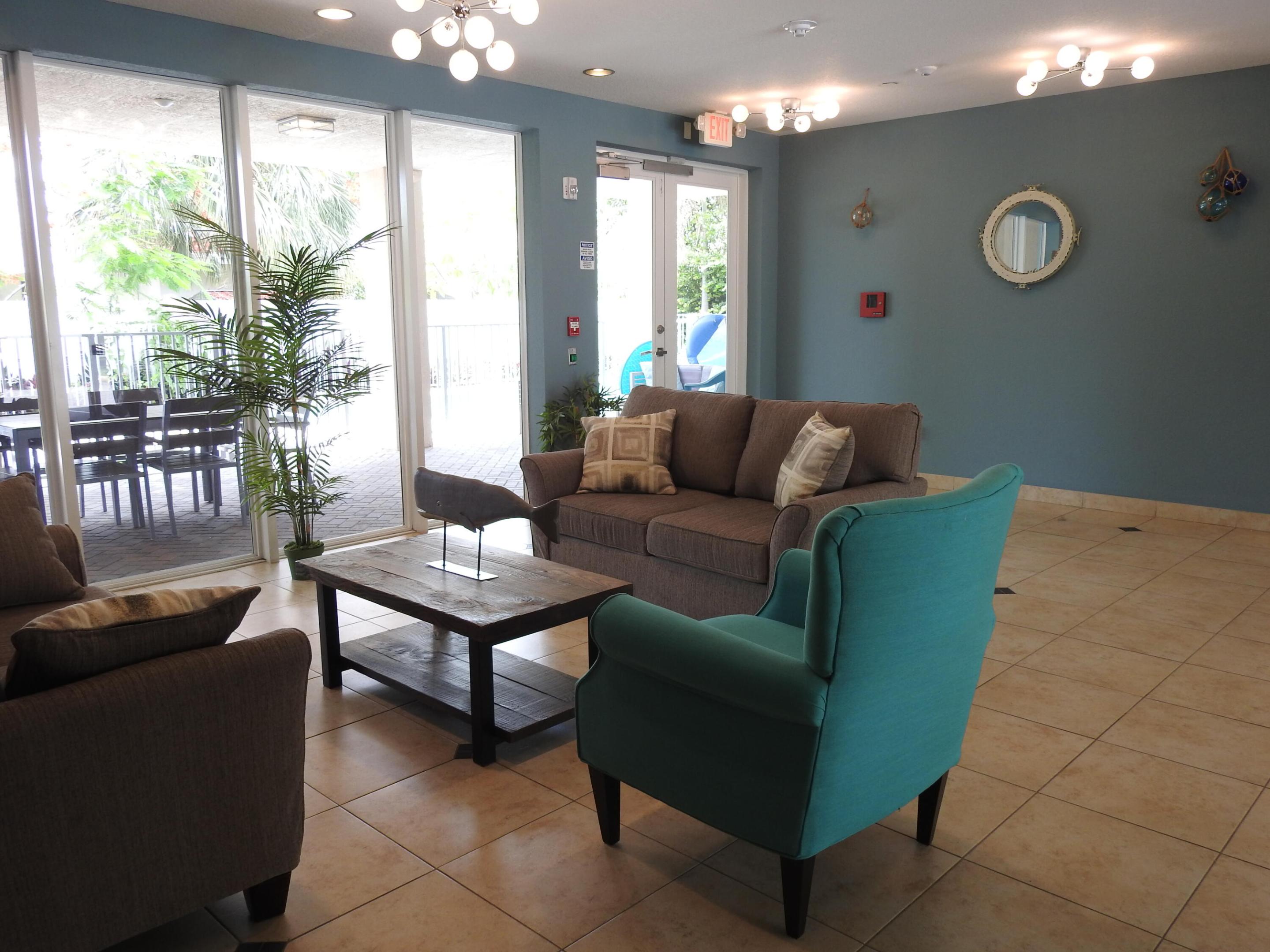 GRANDEUR AT OAKLAND PARK - Residential Lease
