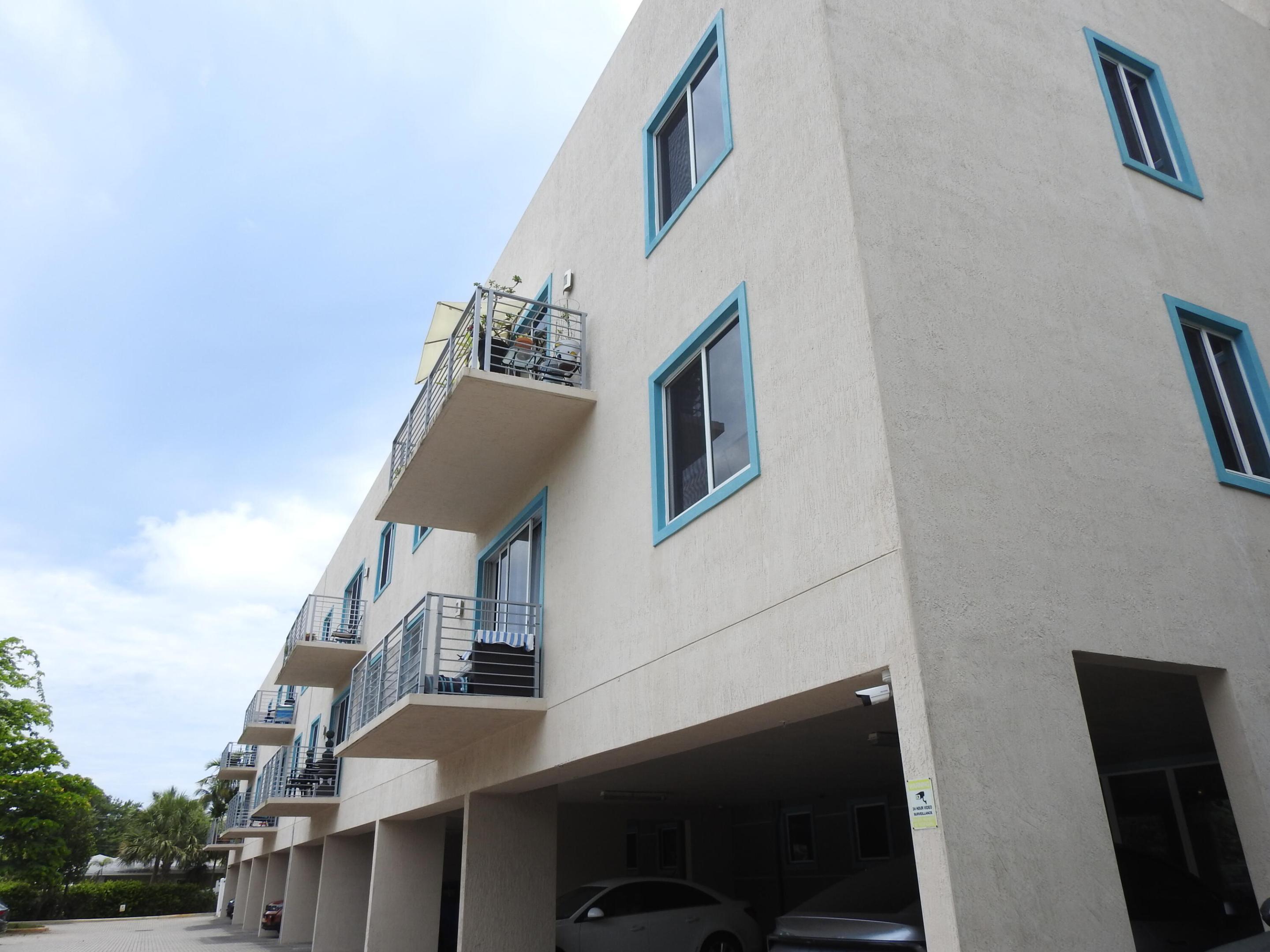 GRANDEUR AT OAKLAND PARK - Residential Lease