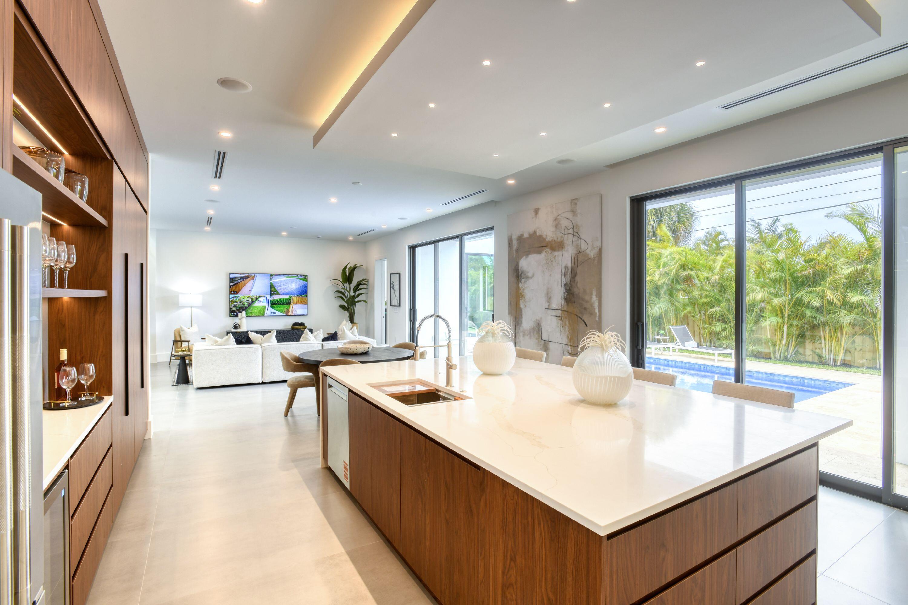 IMPERIAL POINT 1 SEC - Residential