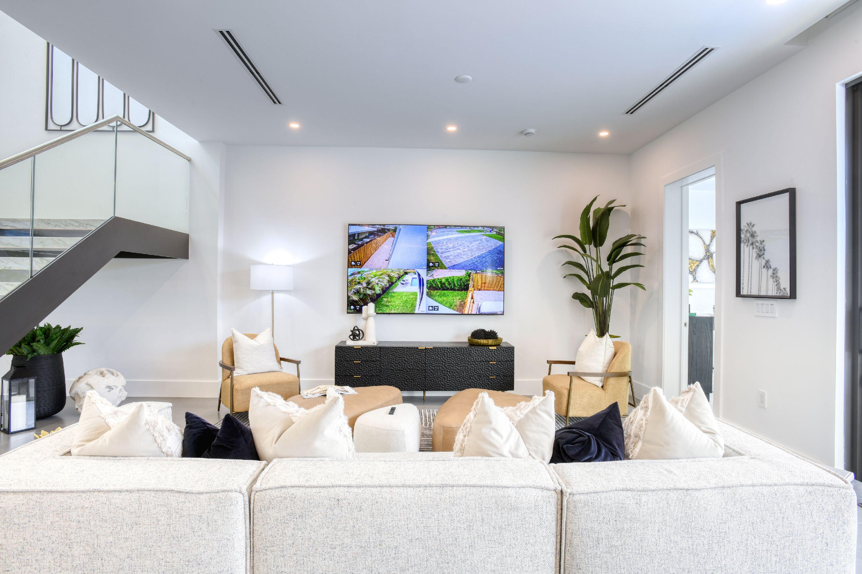 IMPERIAL POINT 1 SEC - Residential
