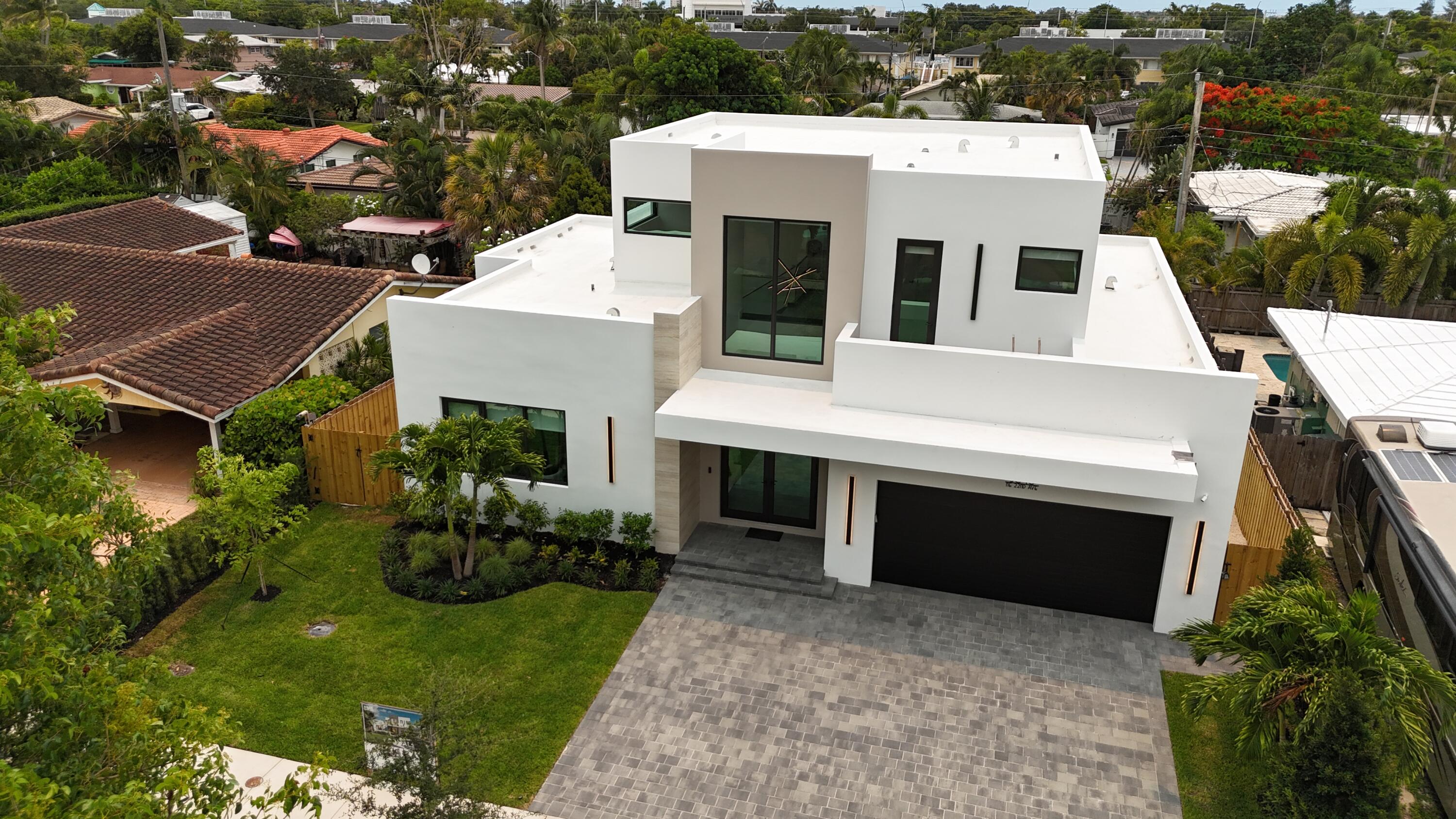 IMPERIAL POINT 1 SEC - Residential