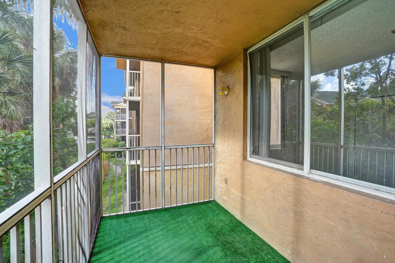 WINDWARD LAKES CONDO - Residential