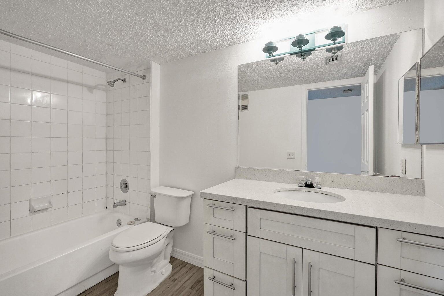 WINDWARD LAKES CONDO - Residential