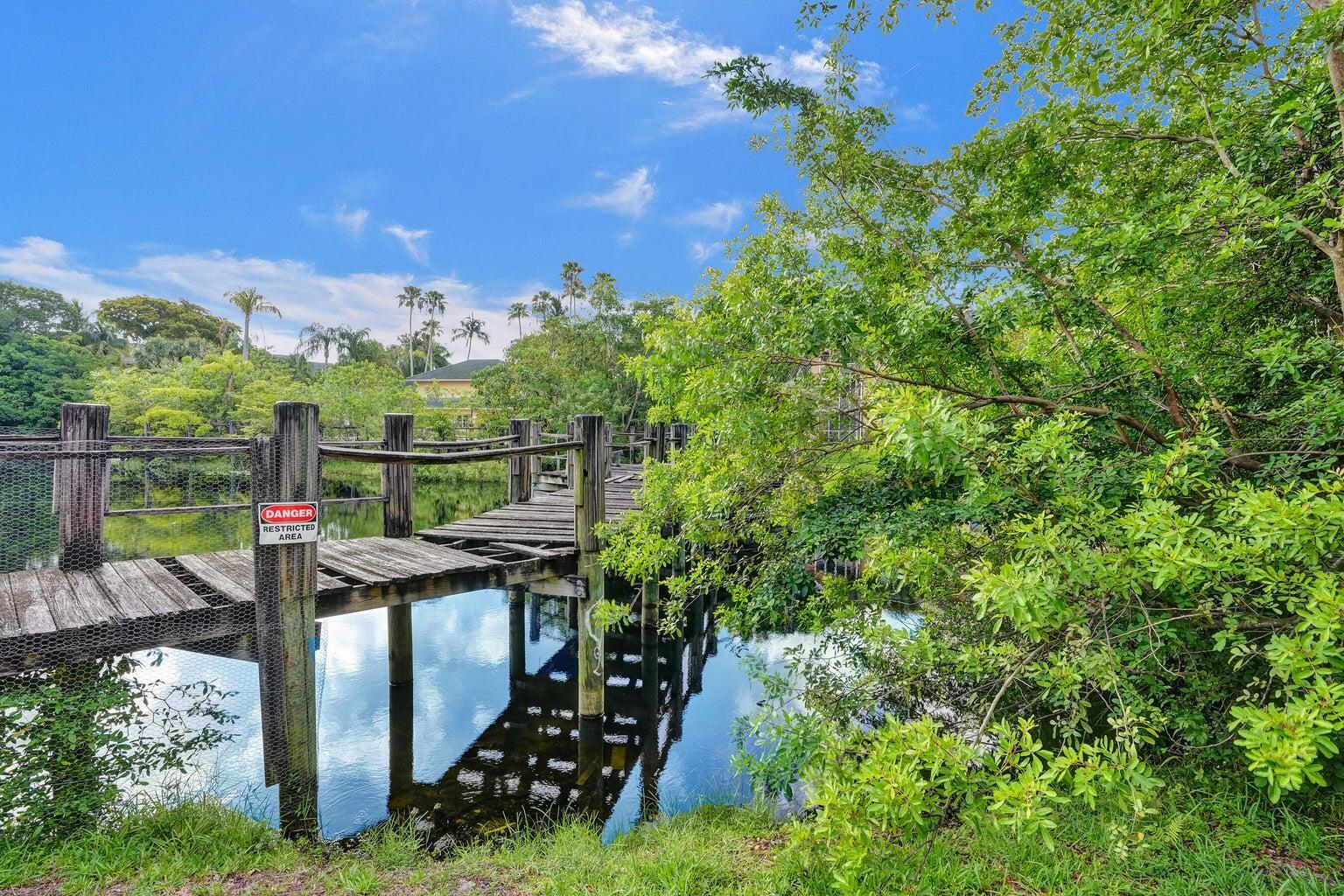 WINDWARD LAKES CONDO - Residential