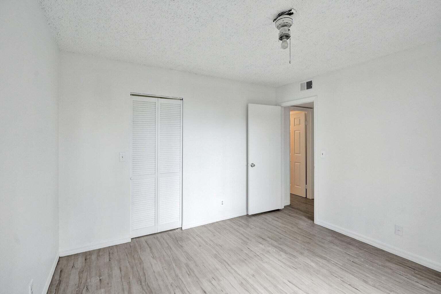 WINDWARD LAKES CONDO - Residential