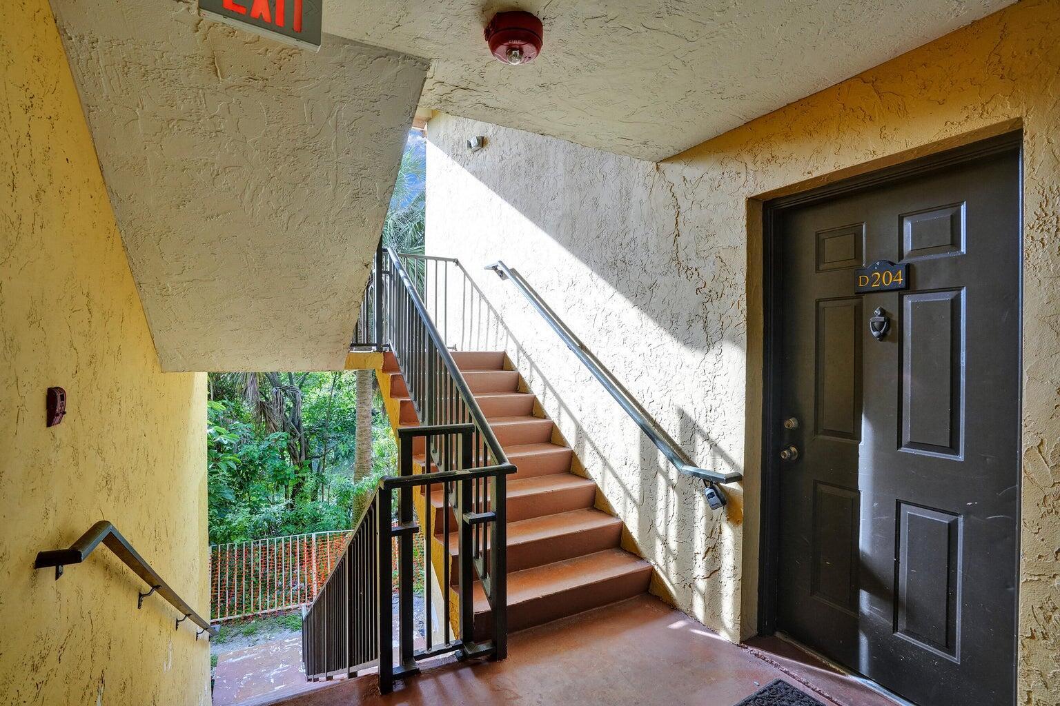 WINDWARD LAKES CONDO - Residential