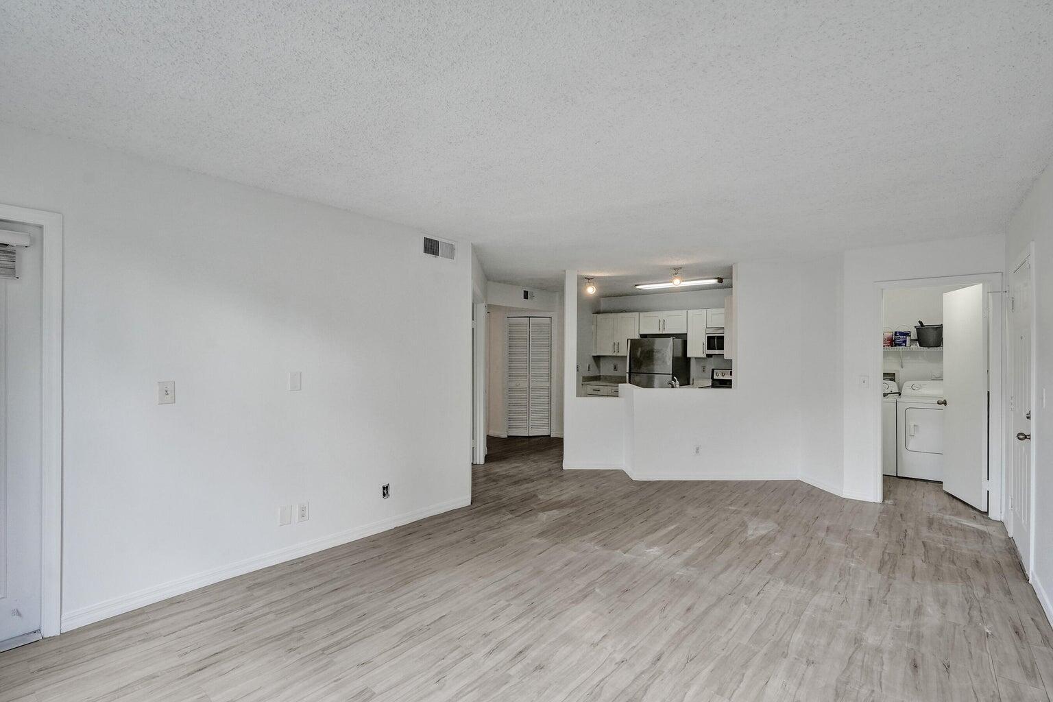 WINDWARD LAKES CONDO - Residential