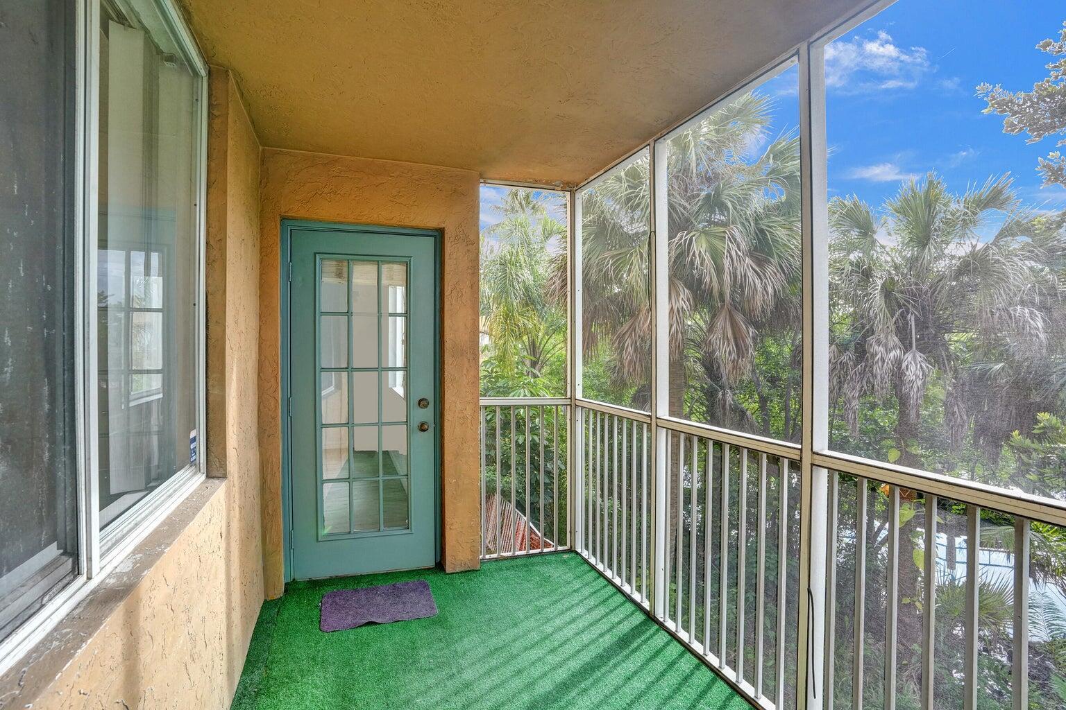 WINDWARD LAKES CONDO - Residential