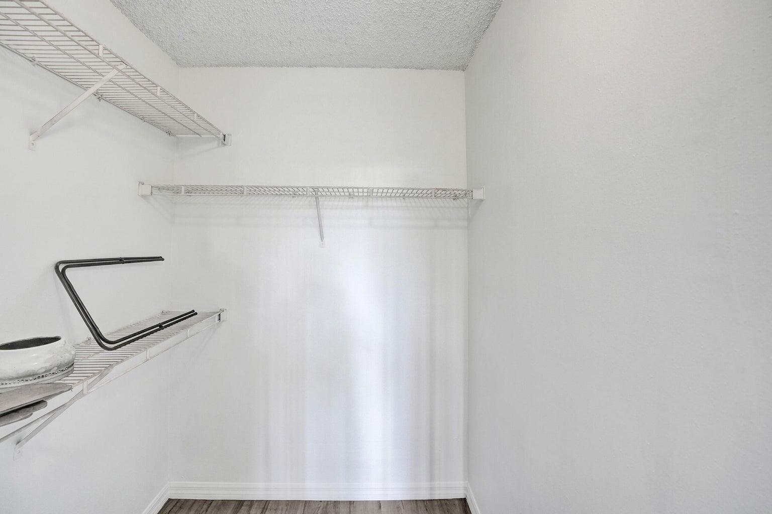 WINDWARD LAKES CONDO - Residential