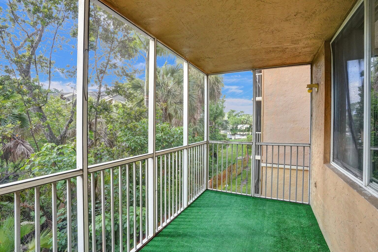 WINDWARD LAKES CONDO - Residential