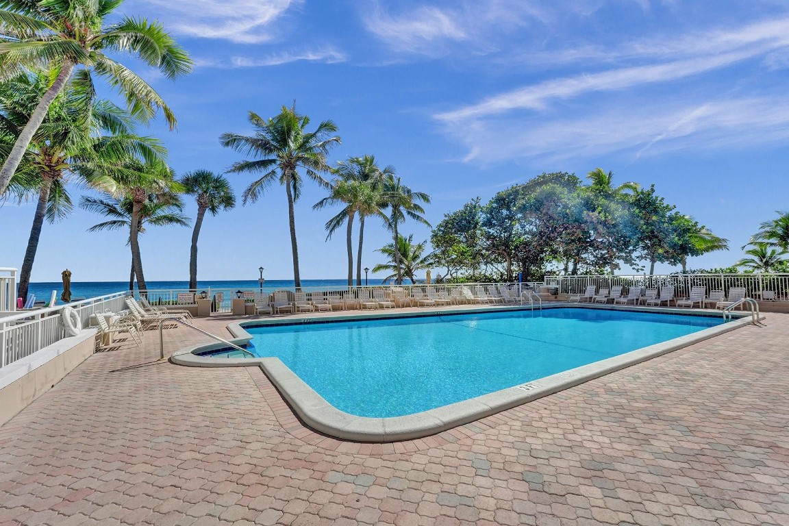 HILLSBORO LE BARON CONDO - Residential