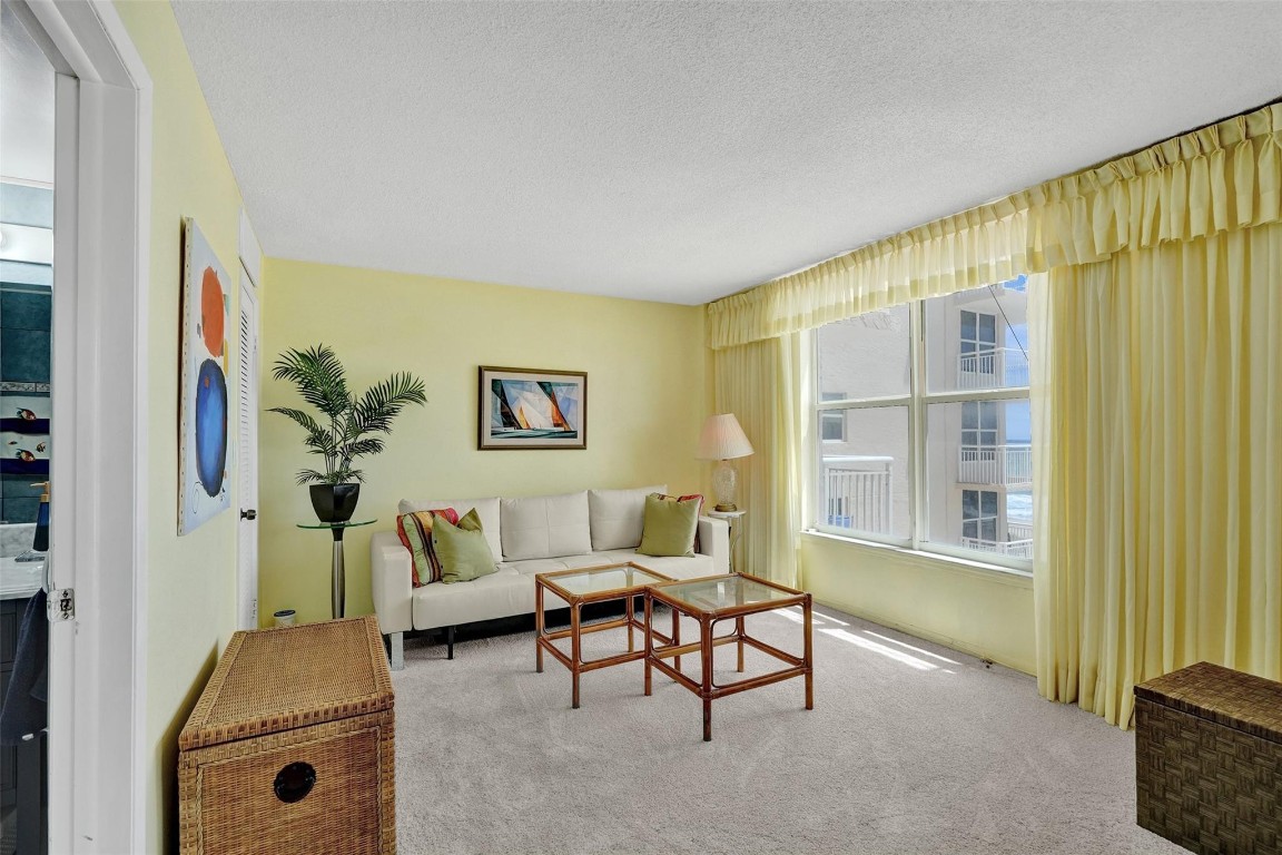HILLSBORO LE BARON CONDO - Residential