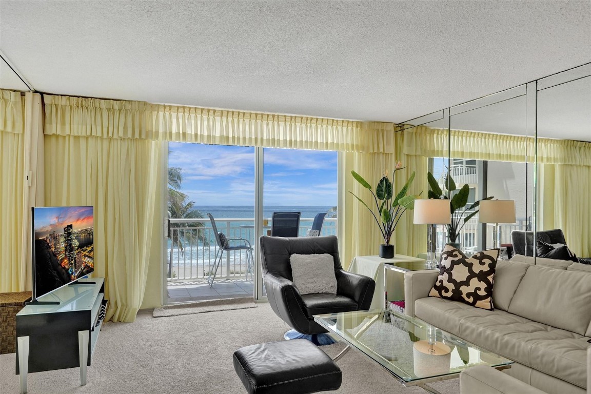 HILLSBORO LE BARON CONDO - Residential