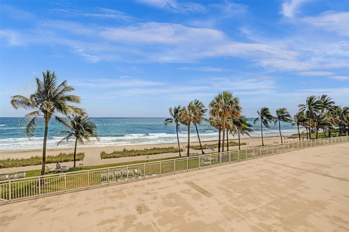 HILLSBORO LE BARON CONDO - Residential