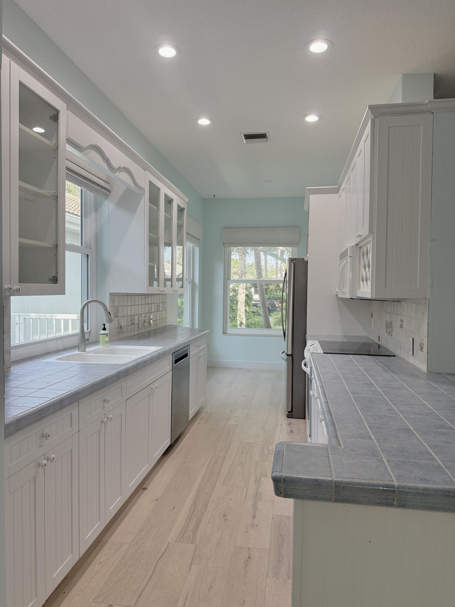 HAMPTONS AT MAPLEWOOD - Residential