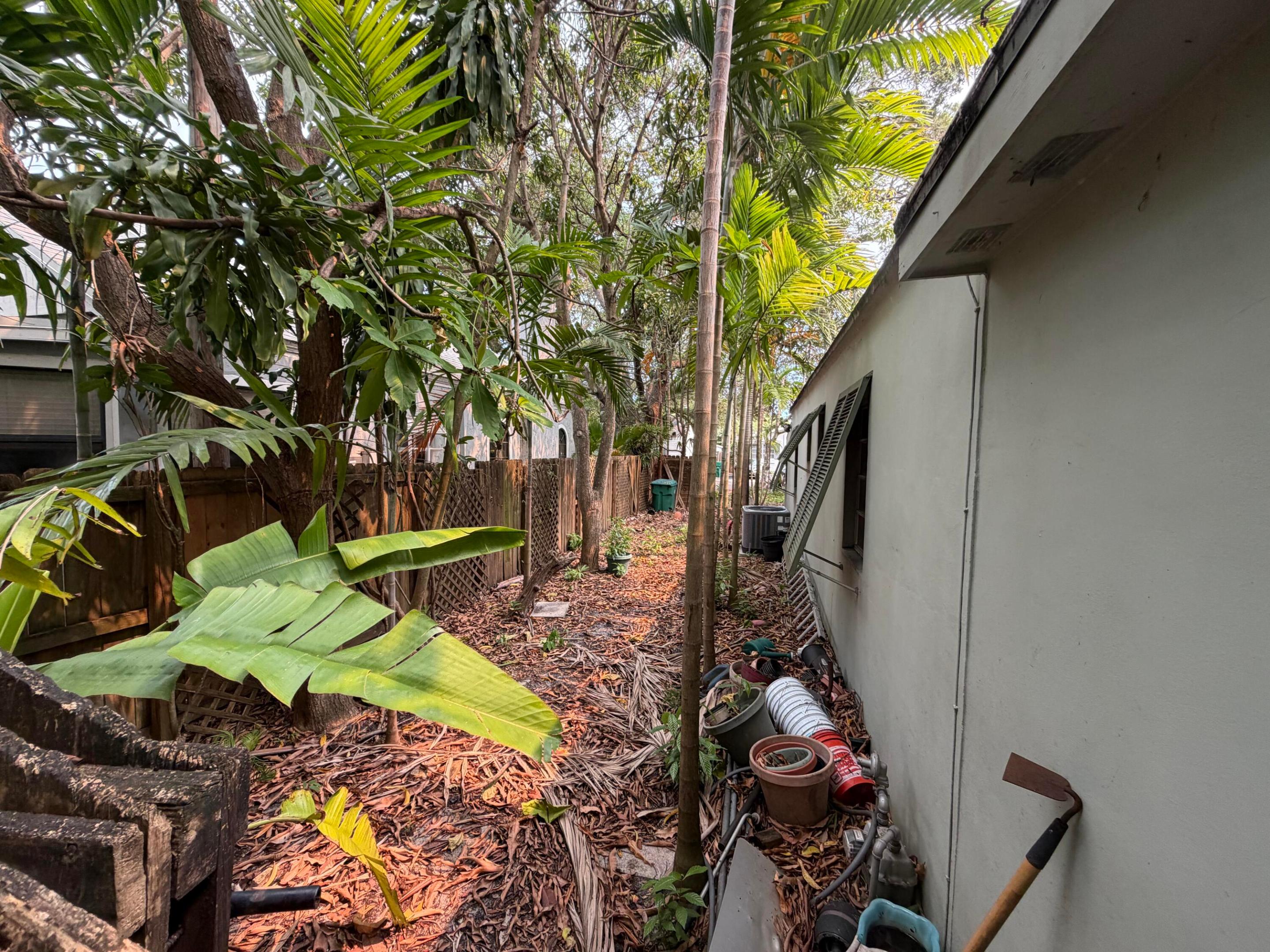 DANIA HEIGHTS EXT - Residential
