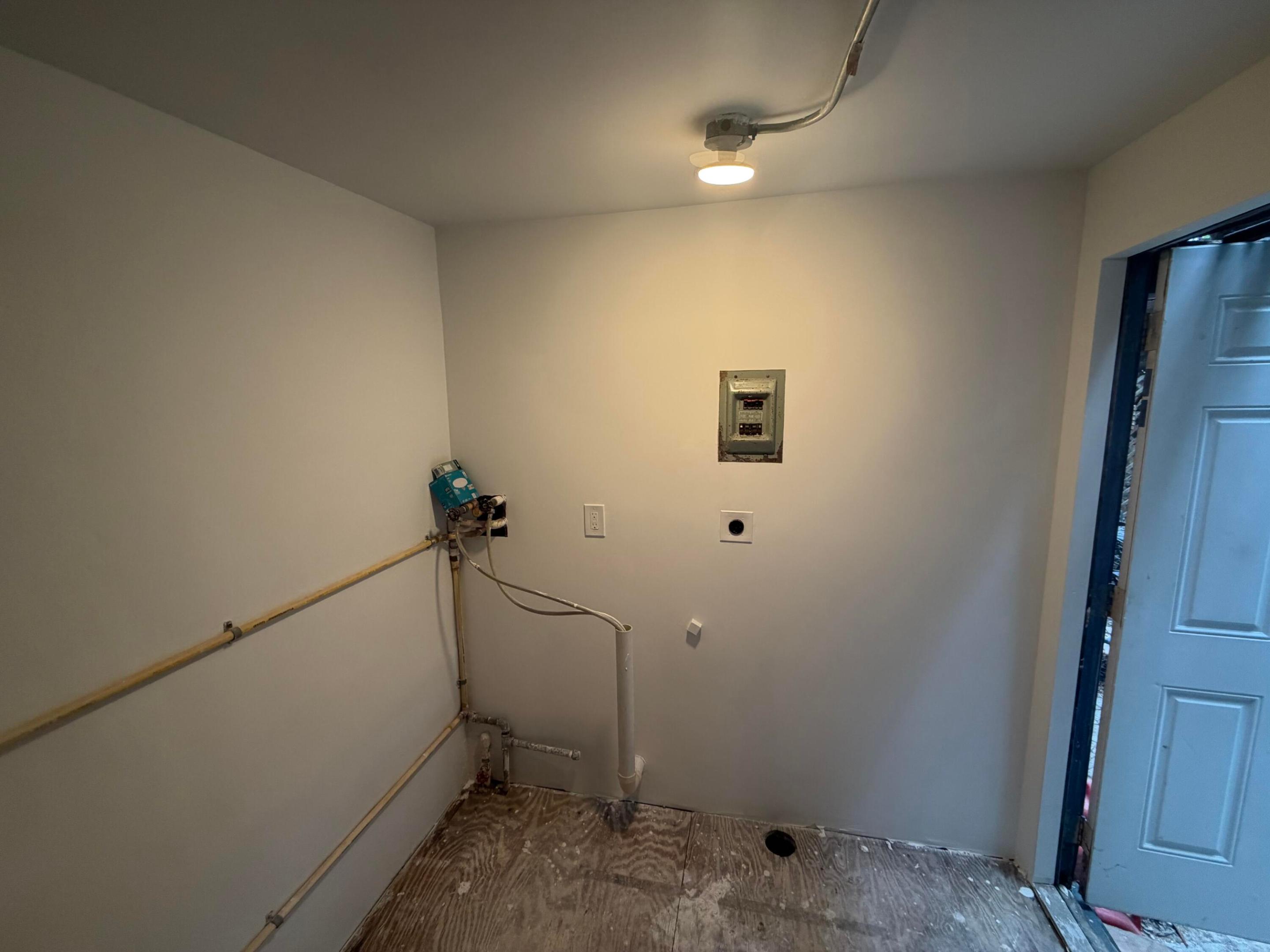 DANIA HEIGHTS EXT - Residential